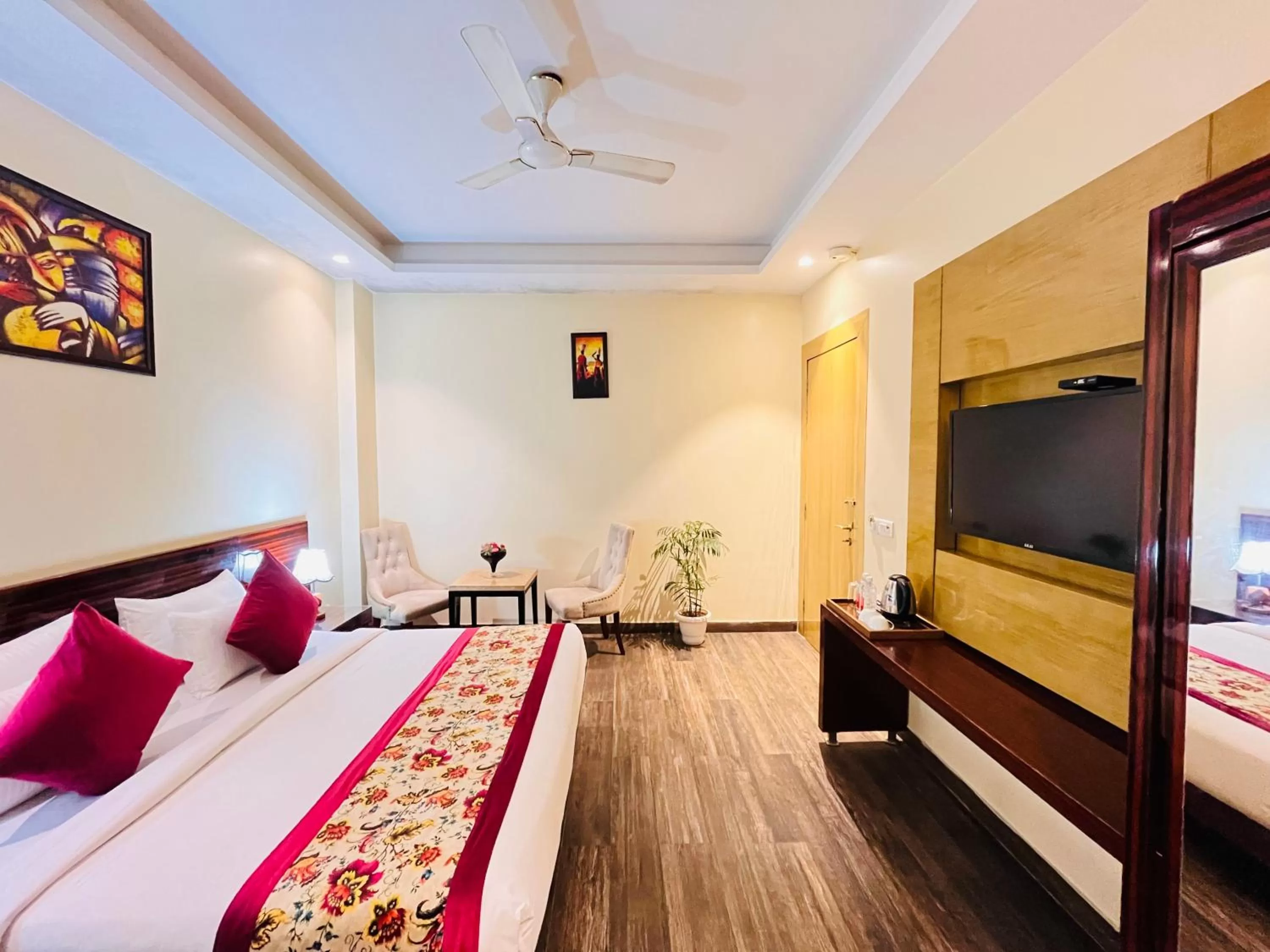 Bed in Hotel Banz near Delhi Airport