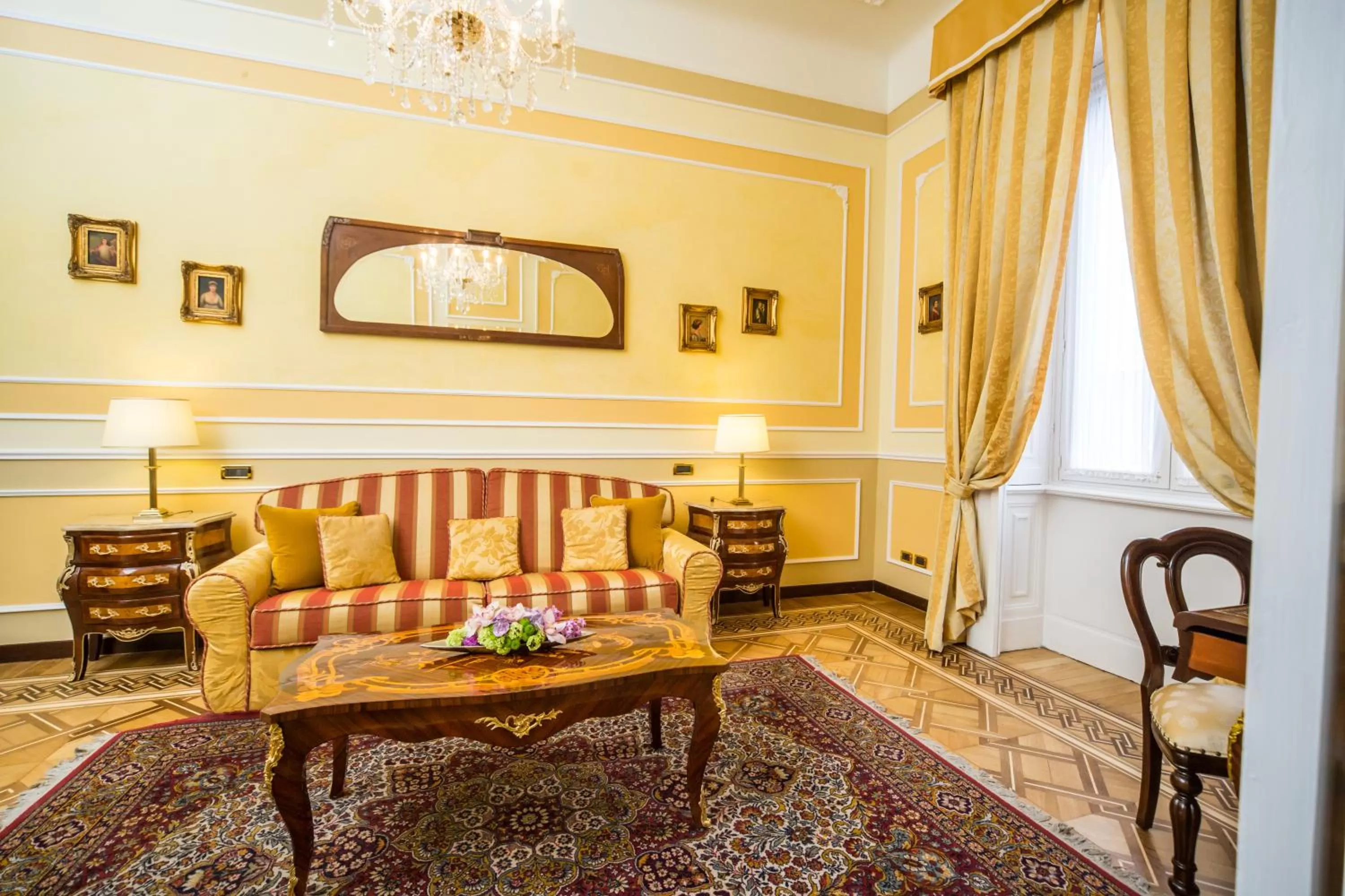 Living room in Hotel Bristol Palace