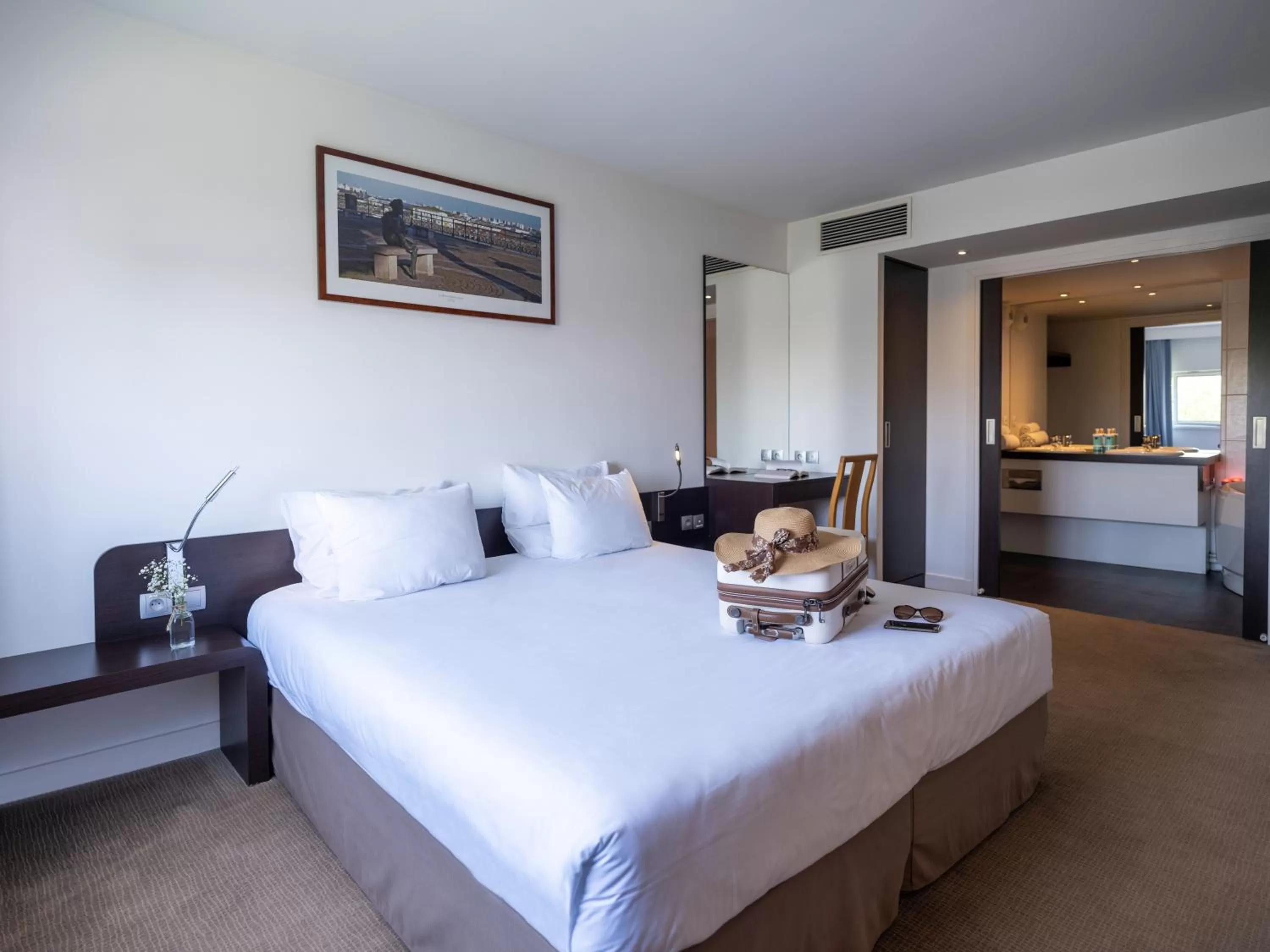 Bed in Novotel Nantes Centre Gare