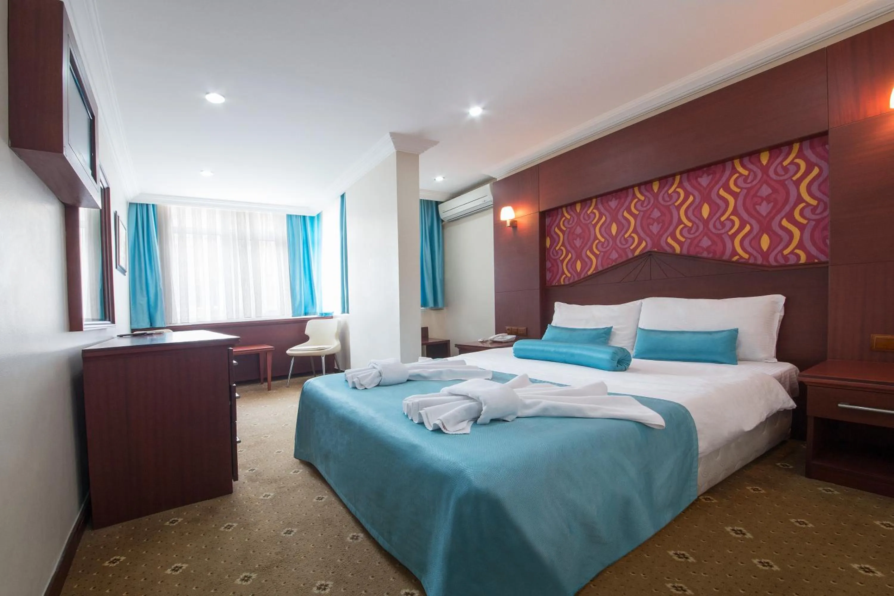 Photo of the whole room in GRAND ZENTRUM HOTEL & CAFE RESTAURANT - Taksim Square