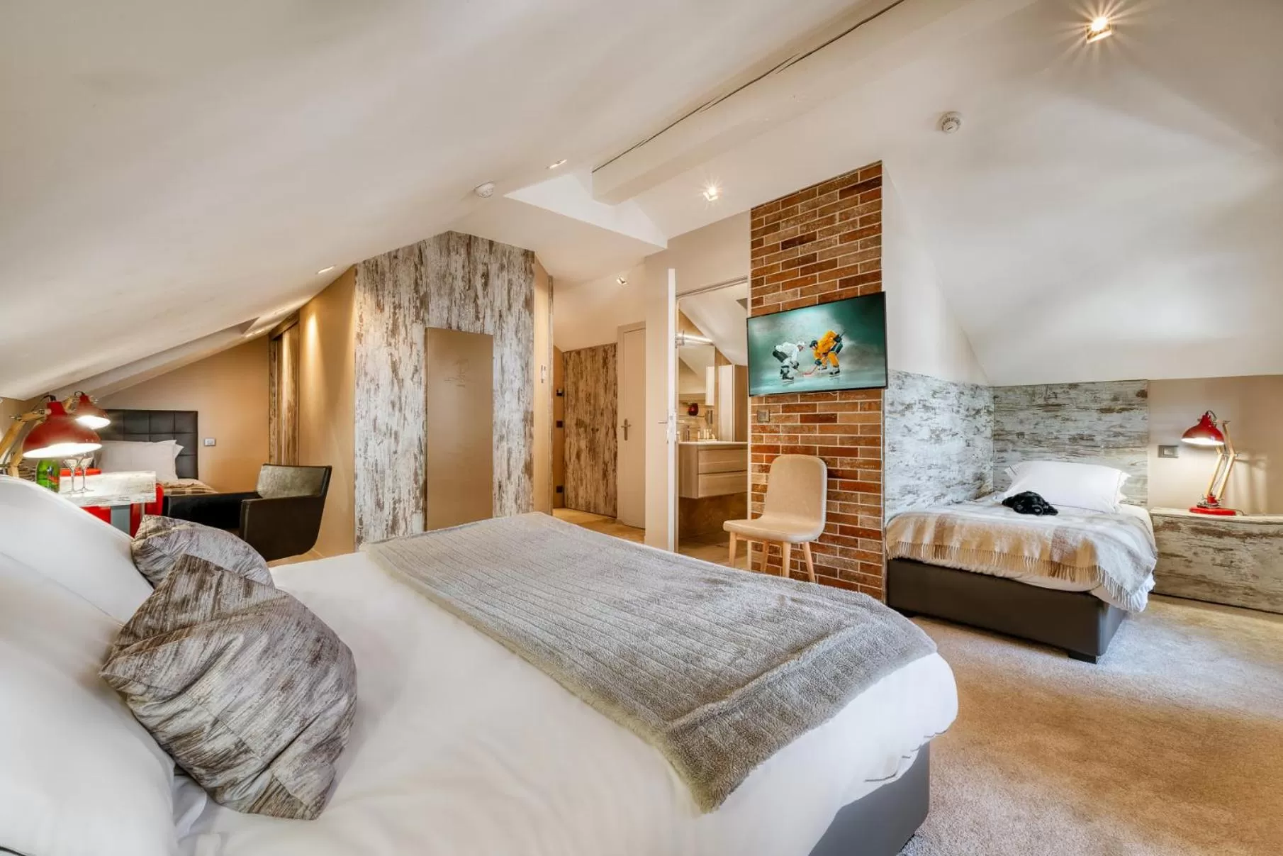 Photo of the whole room, Bed in Hotel Le Tremplin