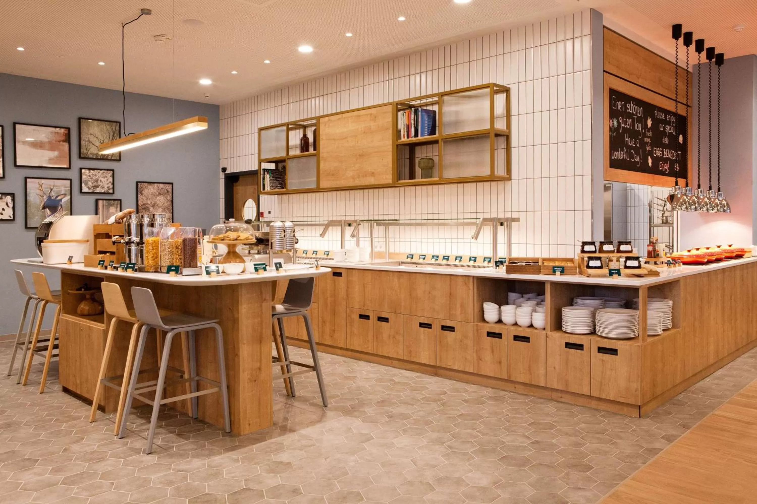 Restaurant/places to eat in Hilton Garden Inn Munich Messe