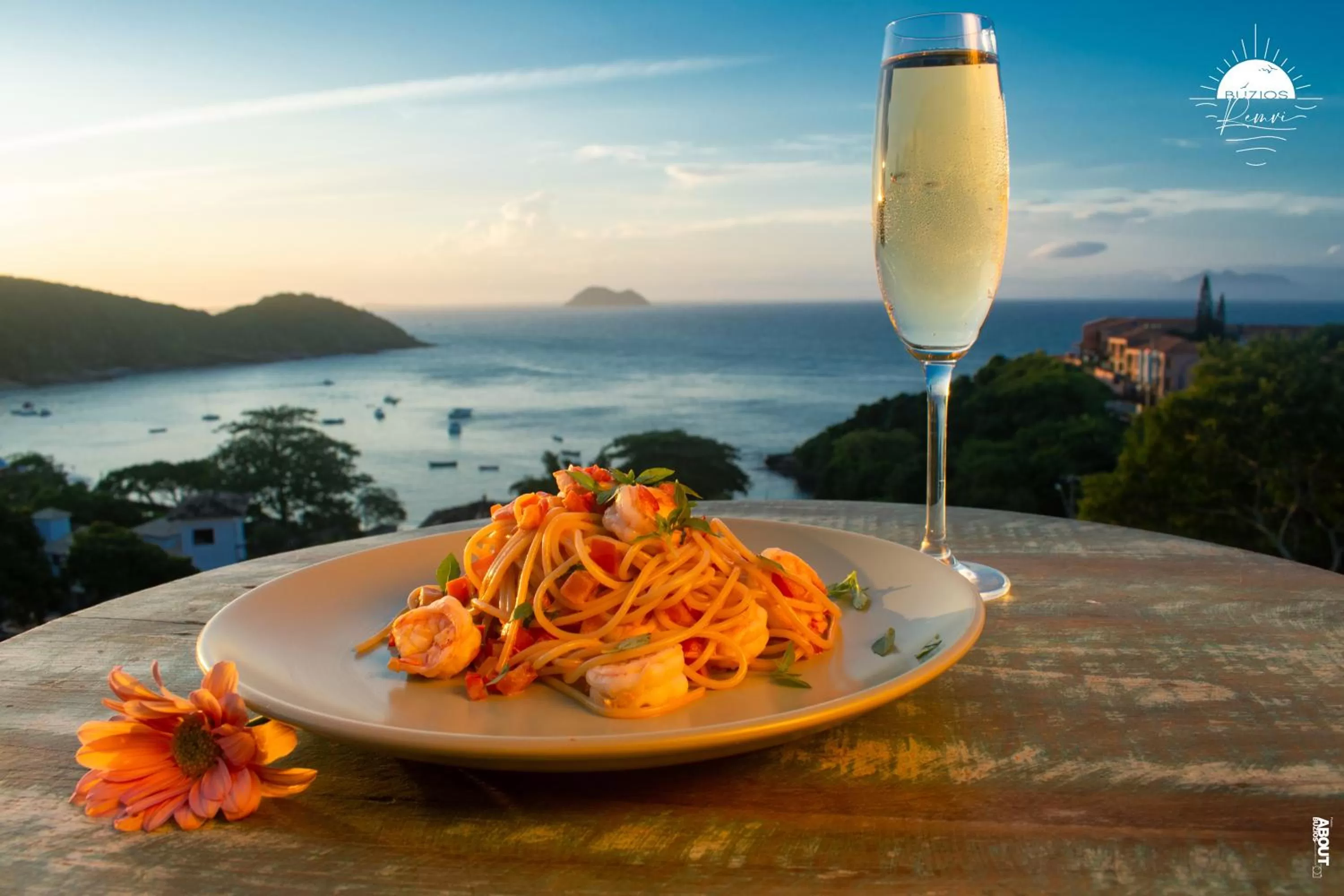 Restaurant/places to eat in Pousada Praia João Fernandes