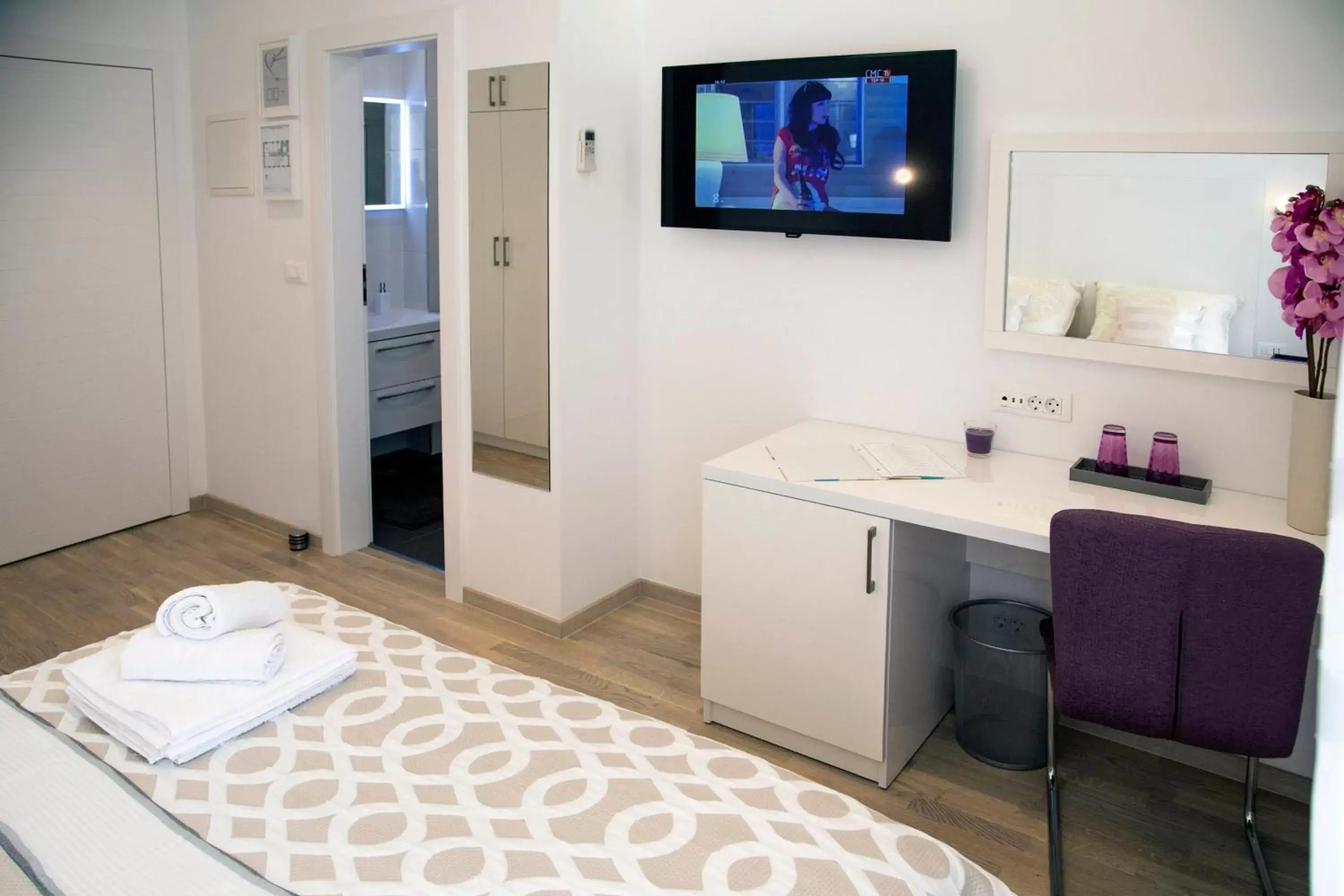 Deluxe Double Room with Sea View S5 in Luxury rooms Skystar-Split Deluxe Double Room with Sea View S5 in Luxury rooms Skystar-Split