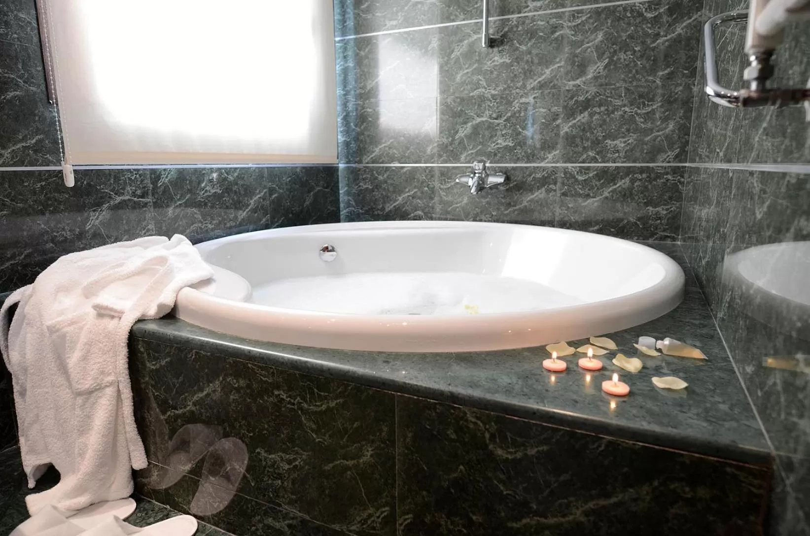 Bathroom in Hospedium Hotel Mirador de Gredos