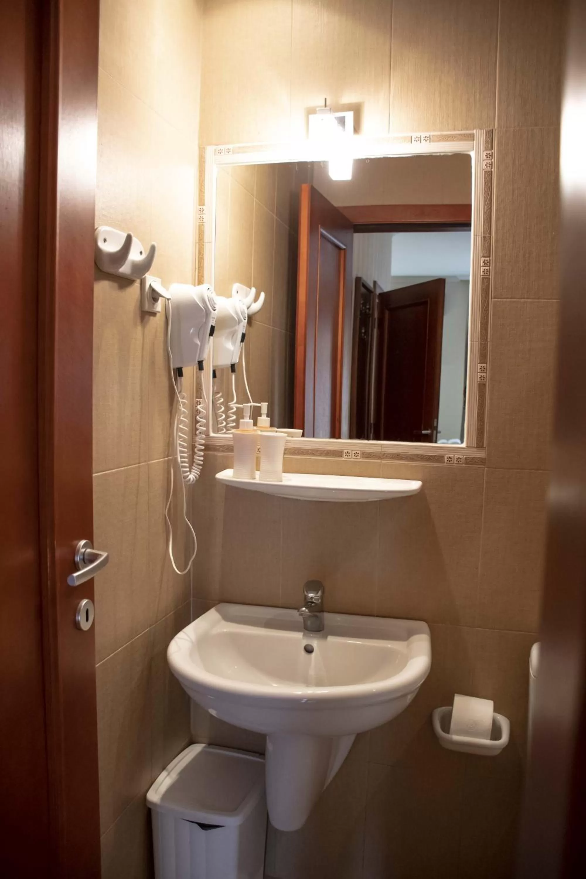 Bathroom in Mali Hotel Porat