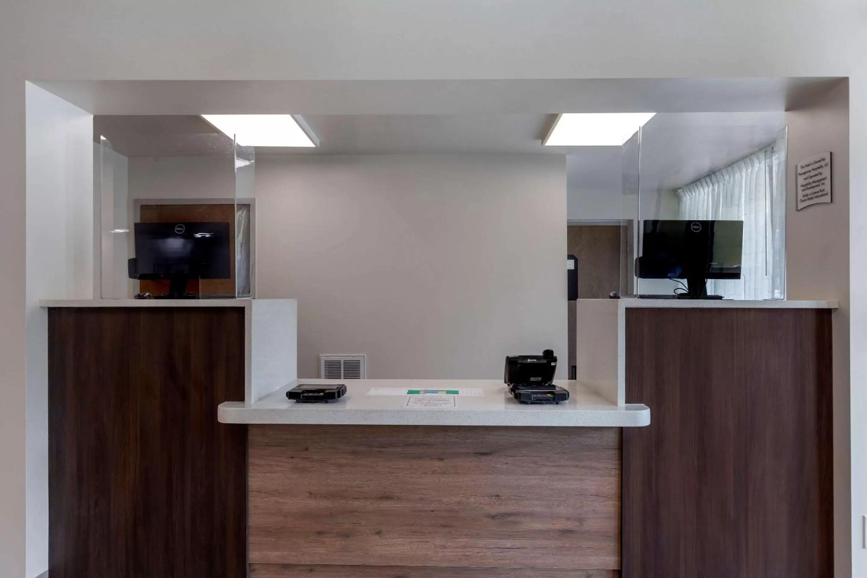 Lobby or reception in Quality Inn Saint Petersburg North-Tampa Bay