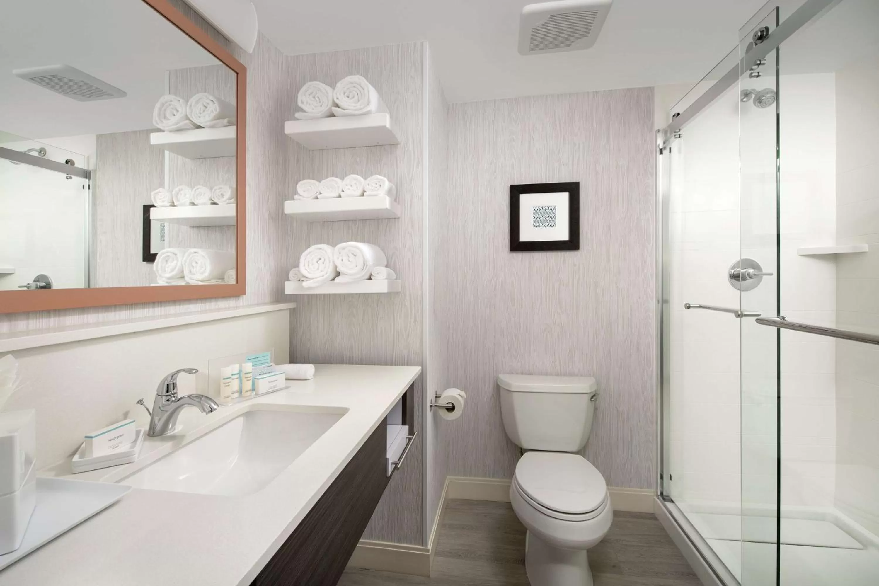 Bathroom in Hampton Inn Marathon - Florida Keys