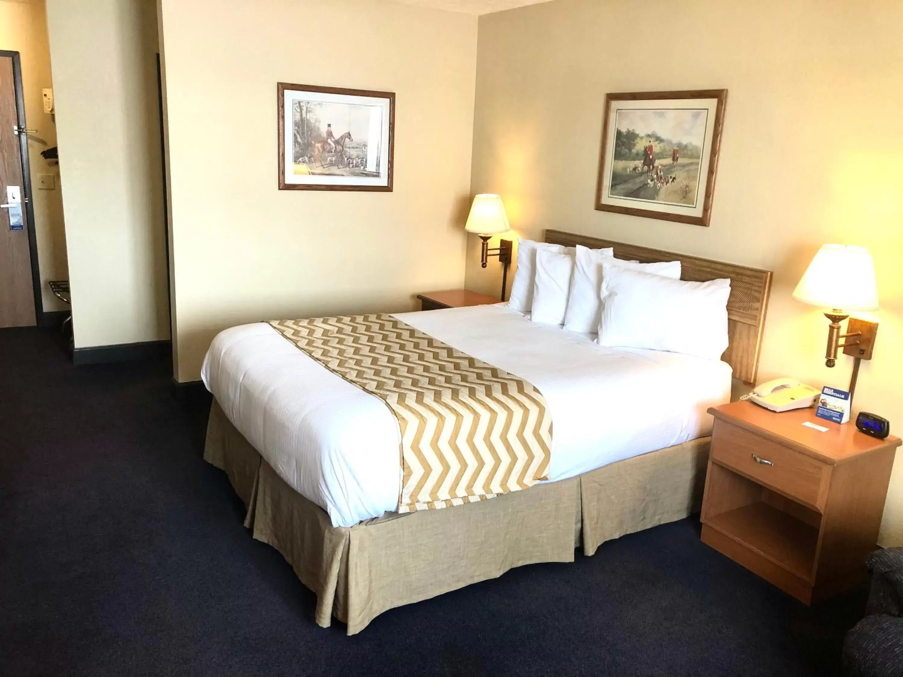 Queen Room - Non-Smoking in Travelodge by Wyndham Grand Island Queen Room - Non-Smoking in Travelodge by Wyndham Grand Island