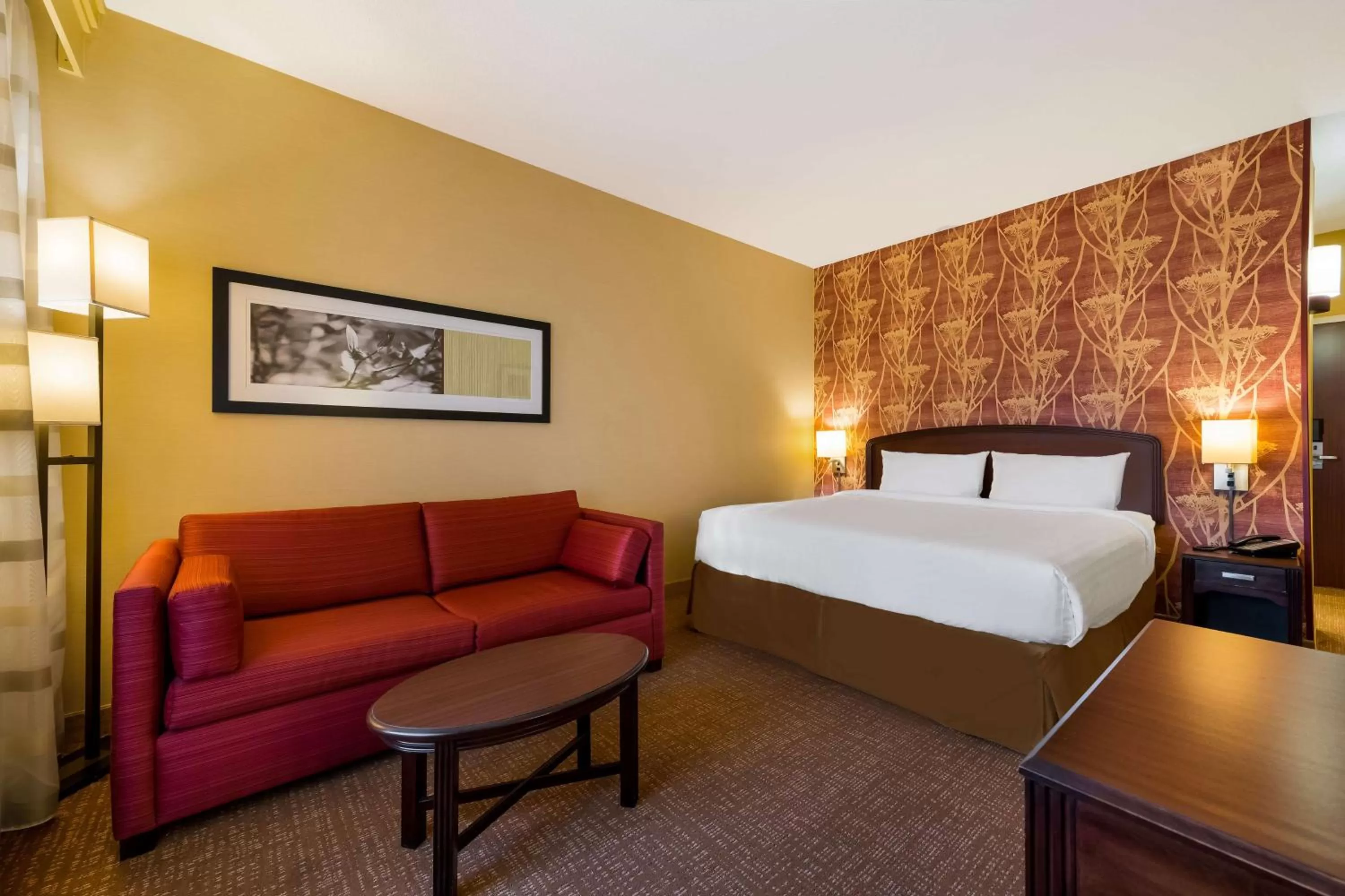 Mobility/Hearing Accessible Guestroom King Roll-In Shower in Sonesta Select Detroit Novi