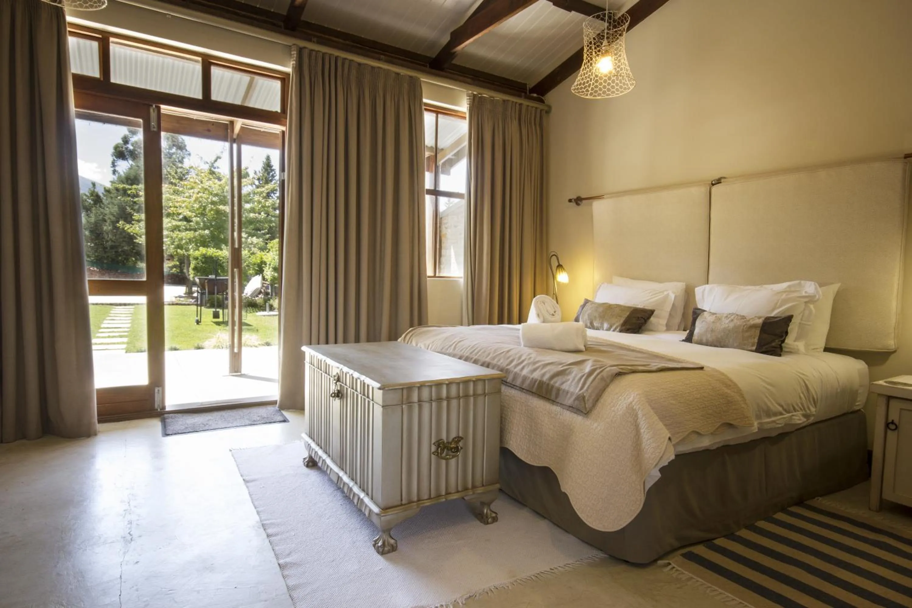 View (from property/room), Bed in A Hilltop Country Retreat