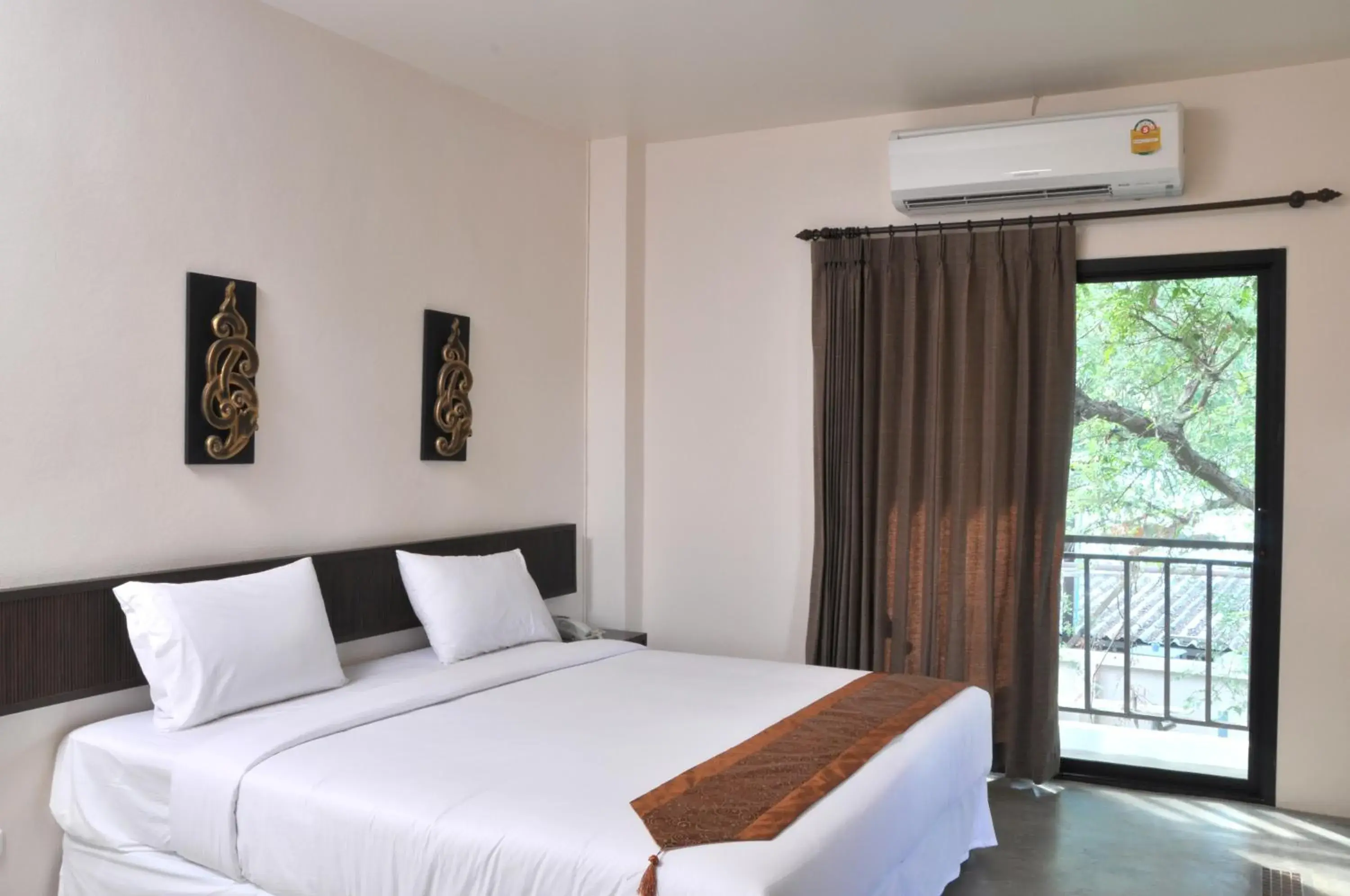 Deluxe Double Room in Monsane River Kwai Resort & Spa Deluxe Double Room in Monsane River Kwai Resort & Spa