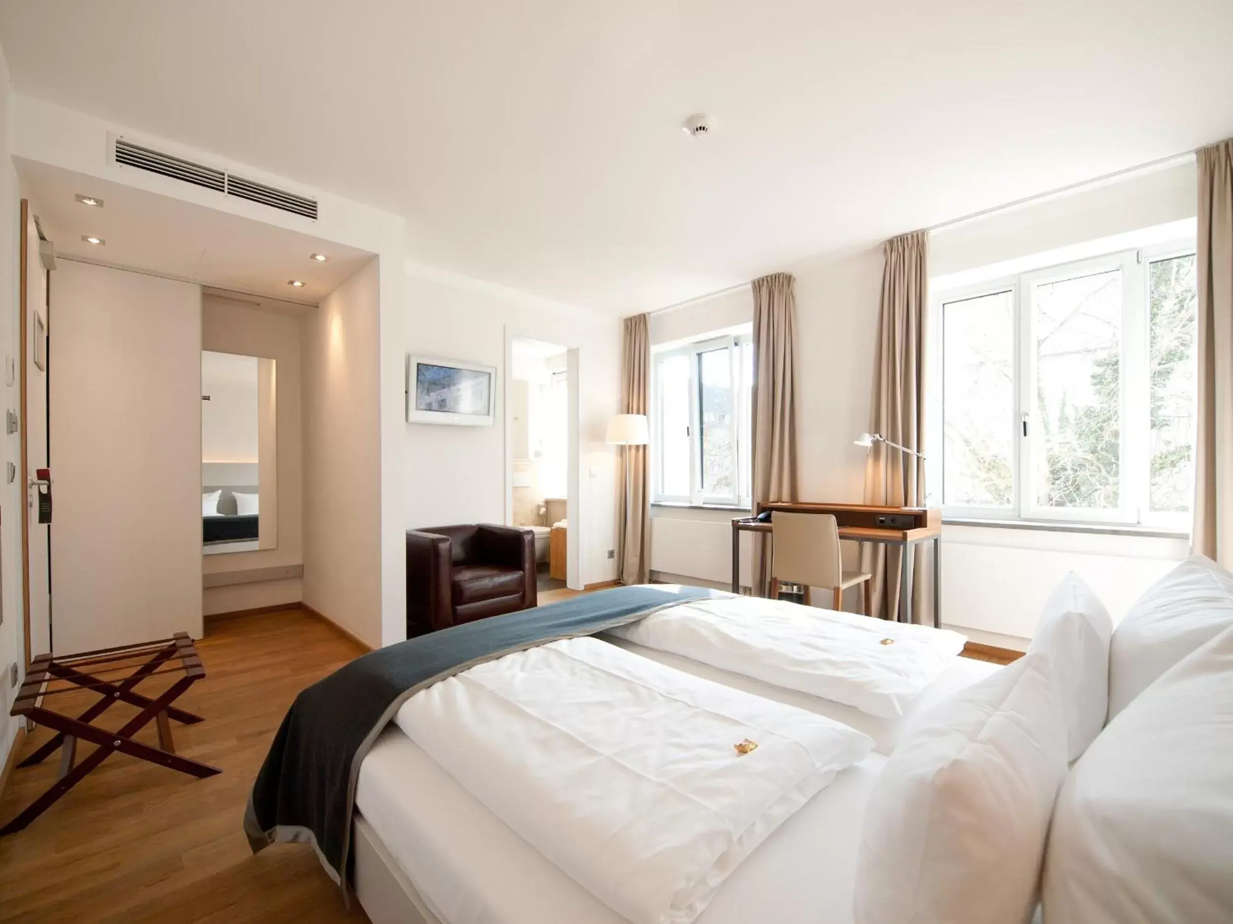 Double Room (1 Adult) in Qube Hotel Bergheim Double Room (1 Adult) in Qube Hotel Bergheim