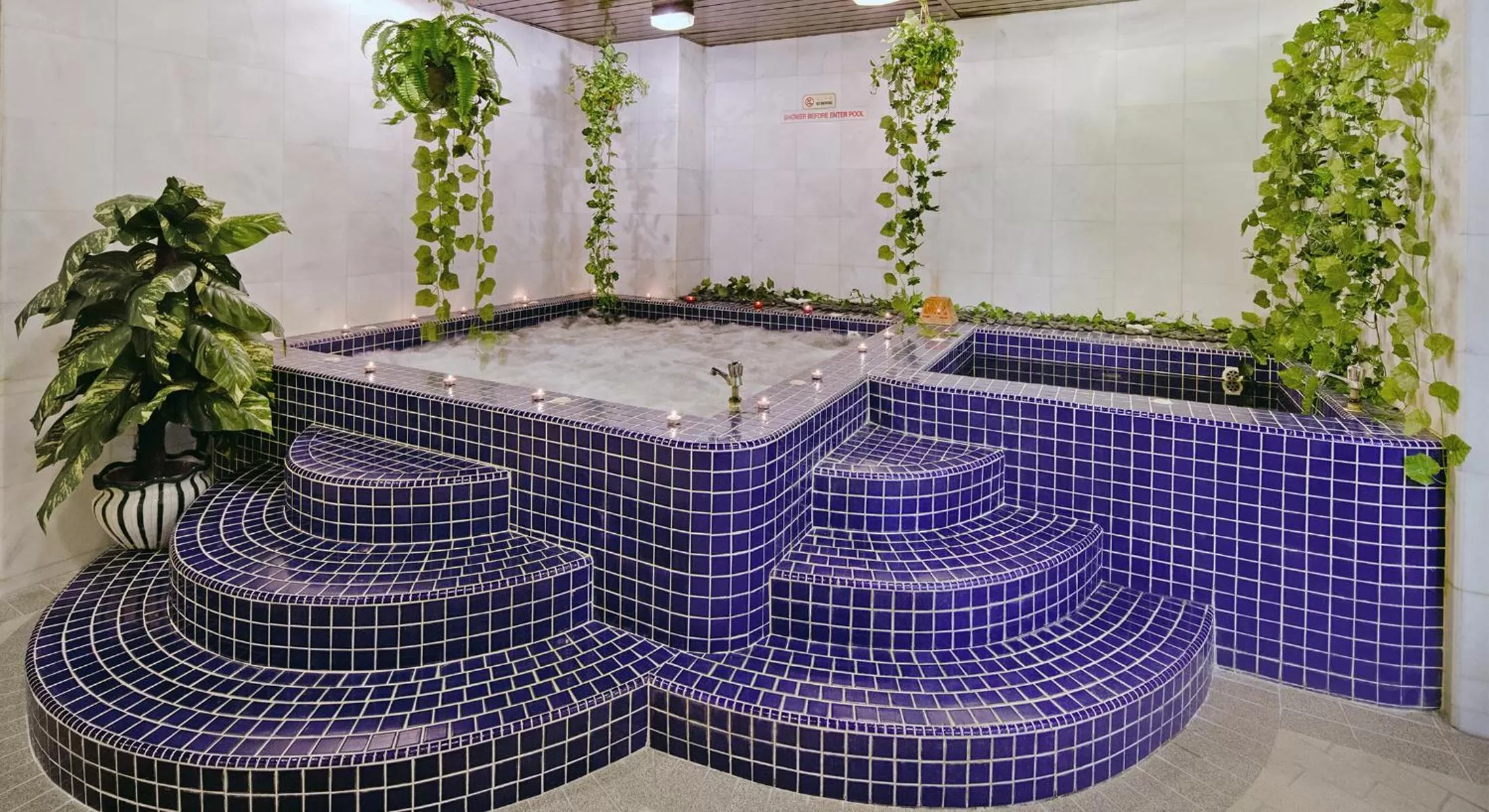 Hot Tub in The Bayview Beach Resort