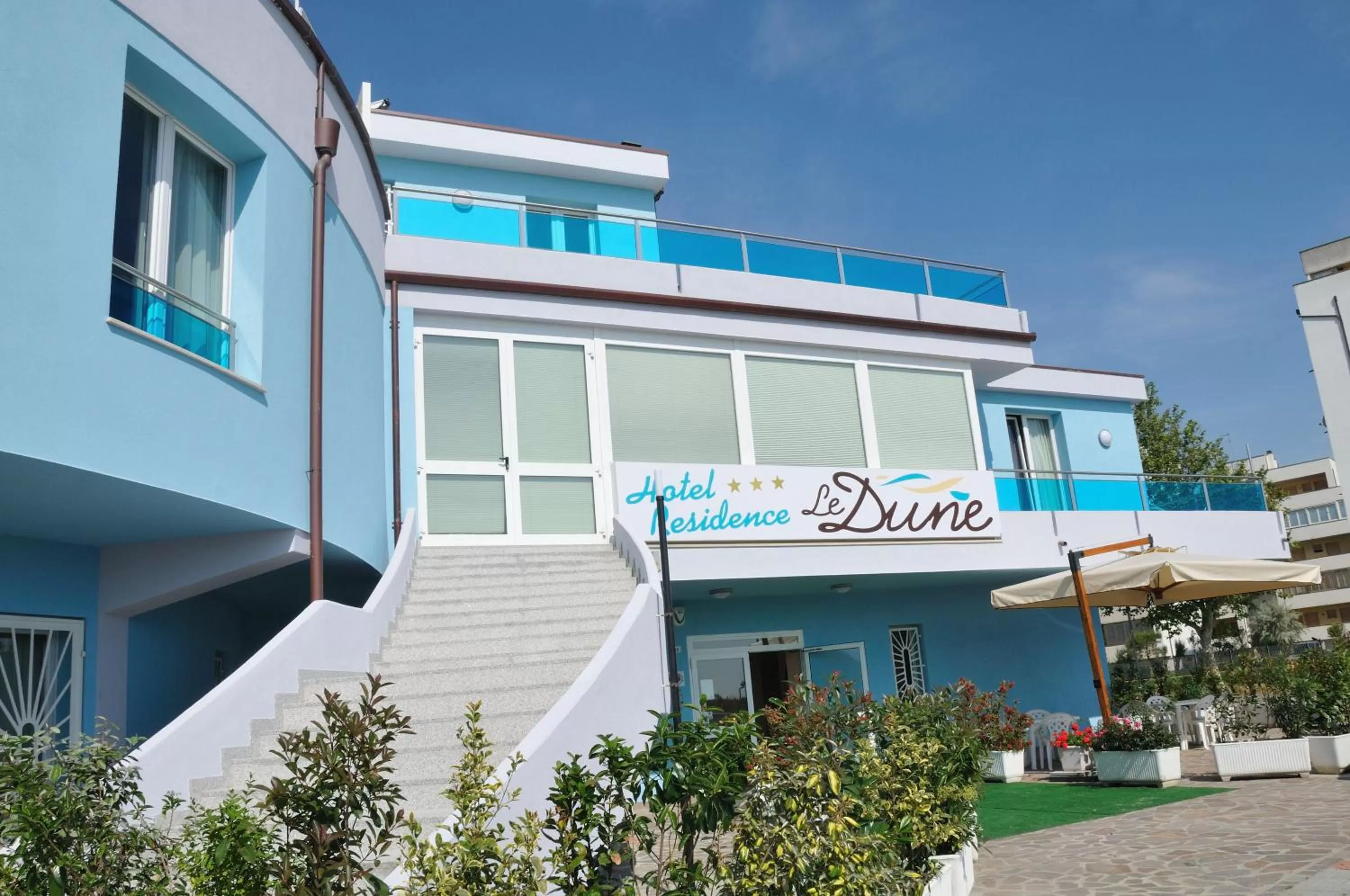 Facade/entrance in Hotel-Residence- Le Dune Breakfast & private beach included