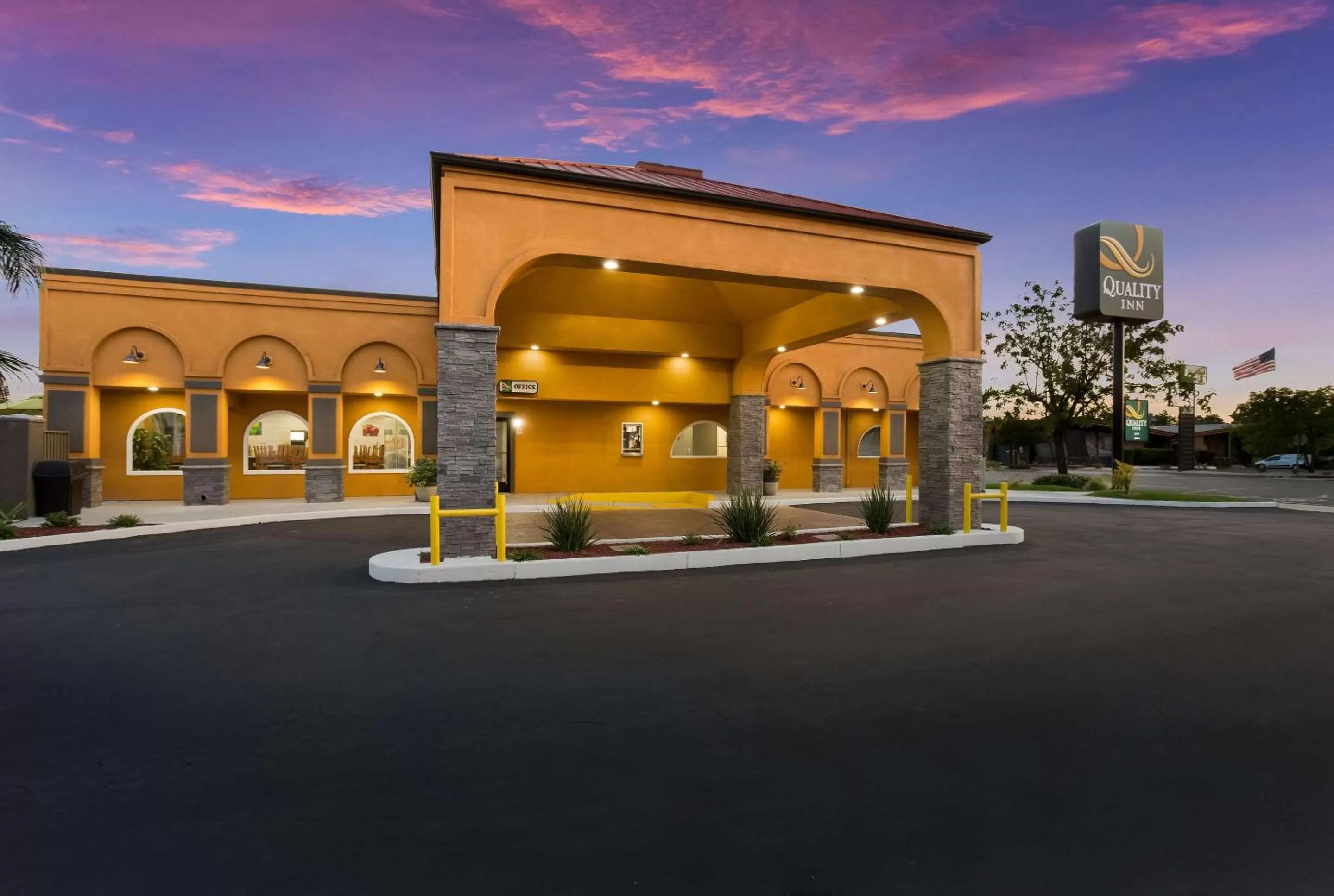 Property building in Quality Inn Redding near I-5