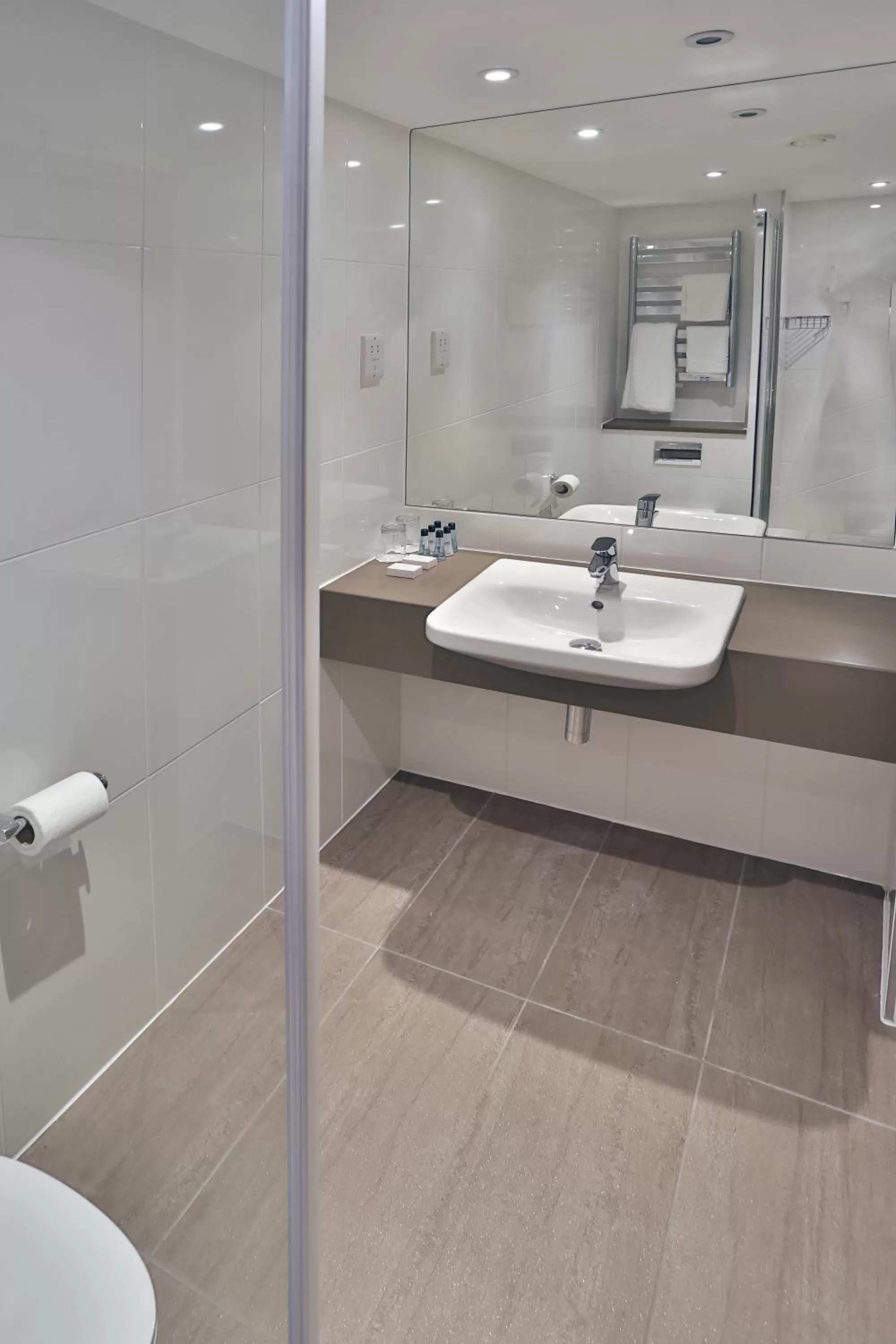 Bathroom in Garner Hotel Nottingham City Centre by IHG