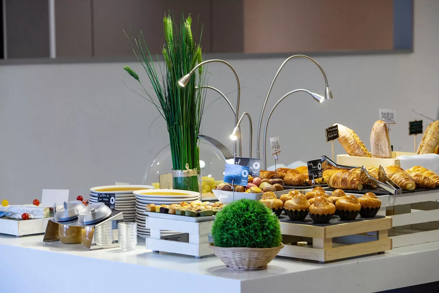 Restaurant/places to eat in Mercure Paris Vaugirard Porte De Versailles