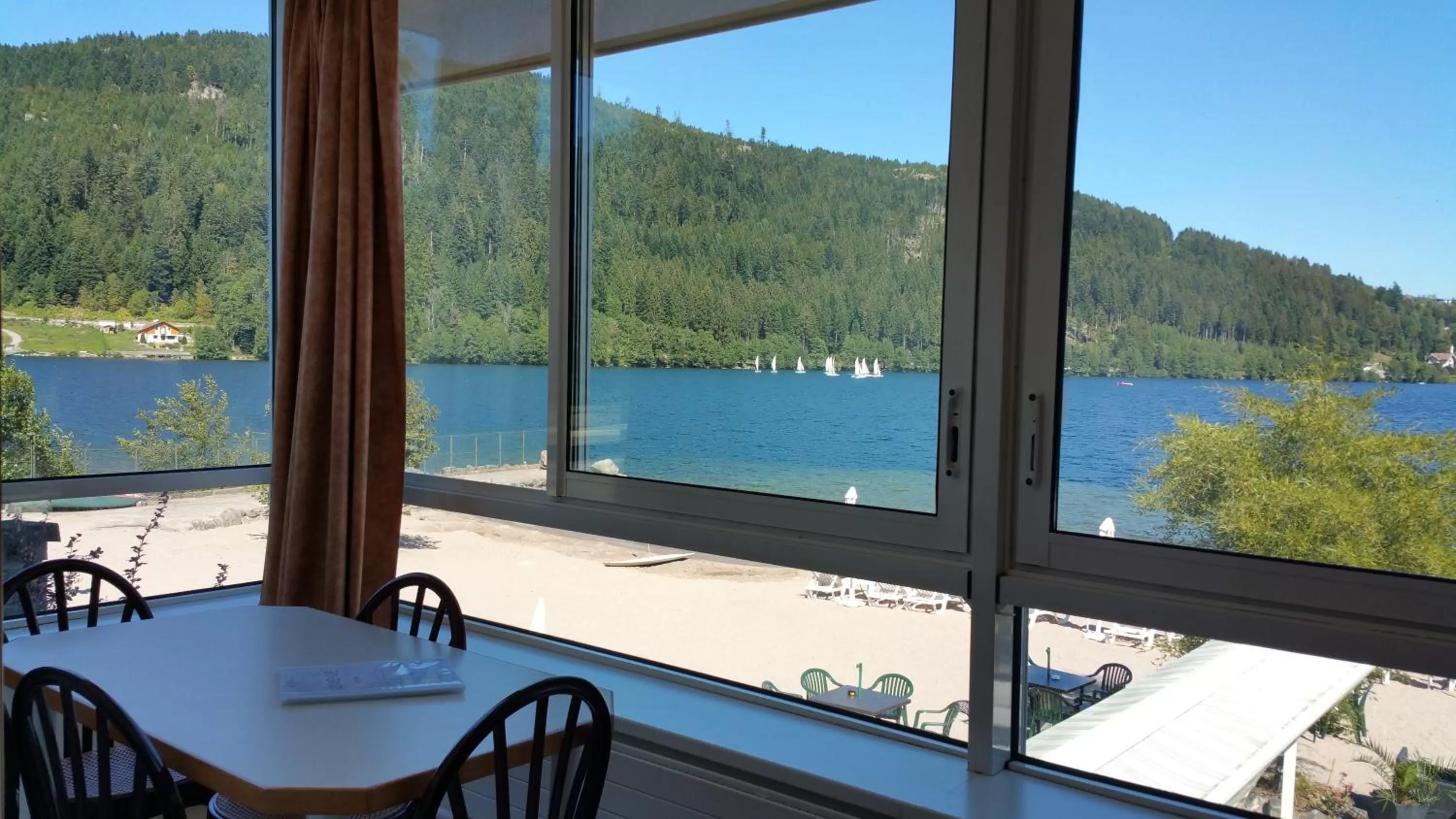 Comfort Apartment 4 people with Lake view in Appart'Hôtel LIDO au bord de l'eau