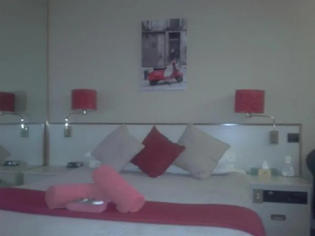 Bed in Elsinor Motor Lodge