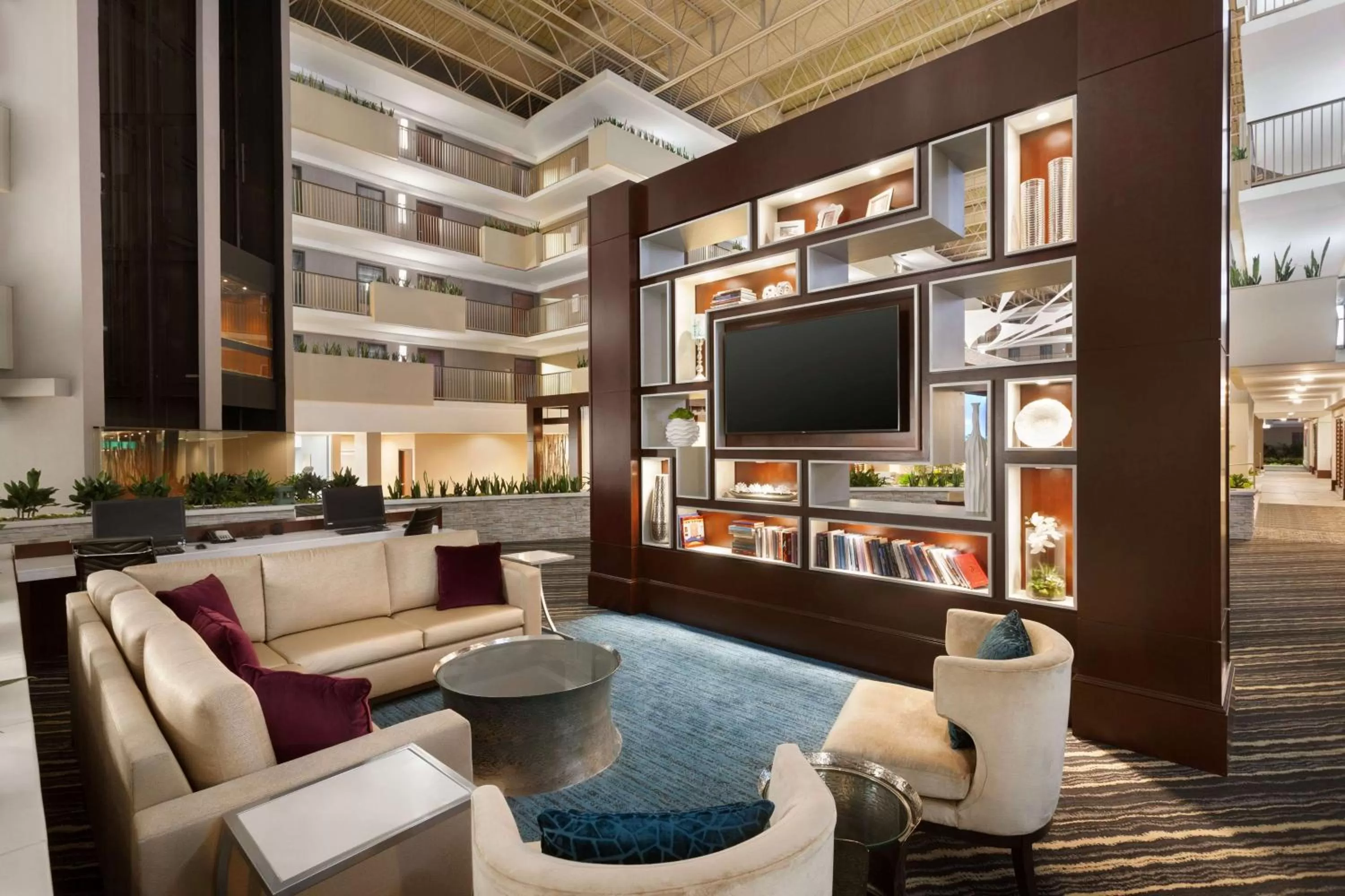 Lobby or reception in Embassy Suites by Hilton Atlanta Airport