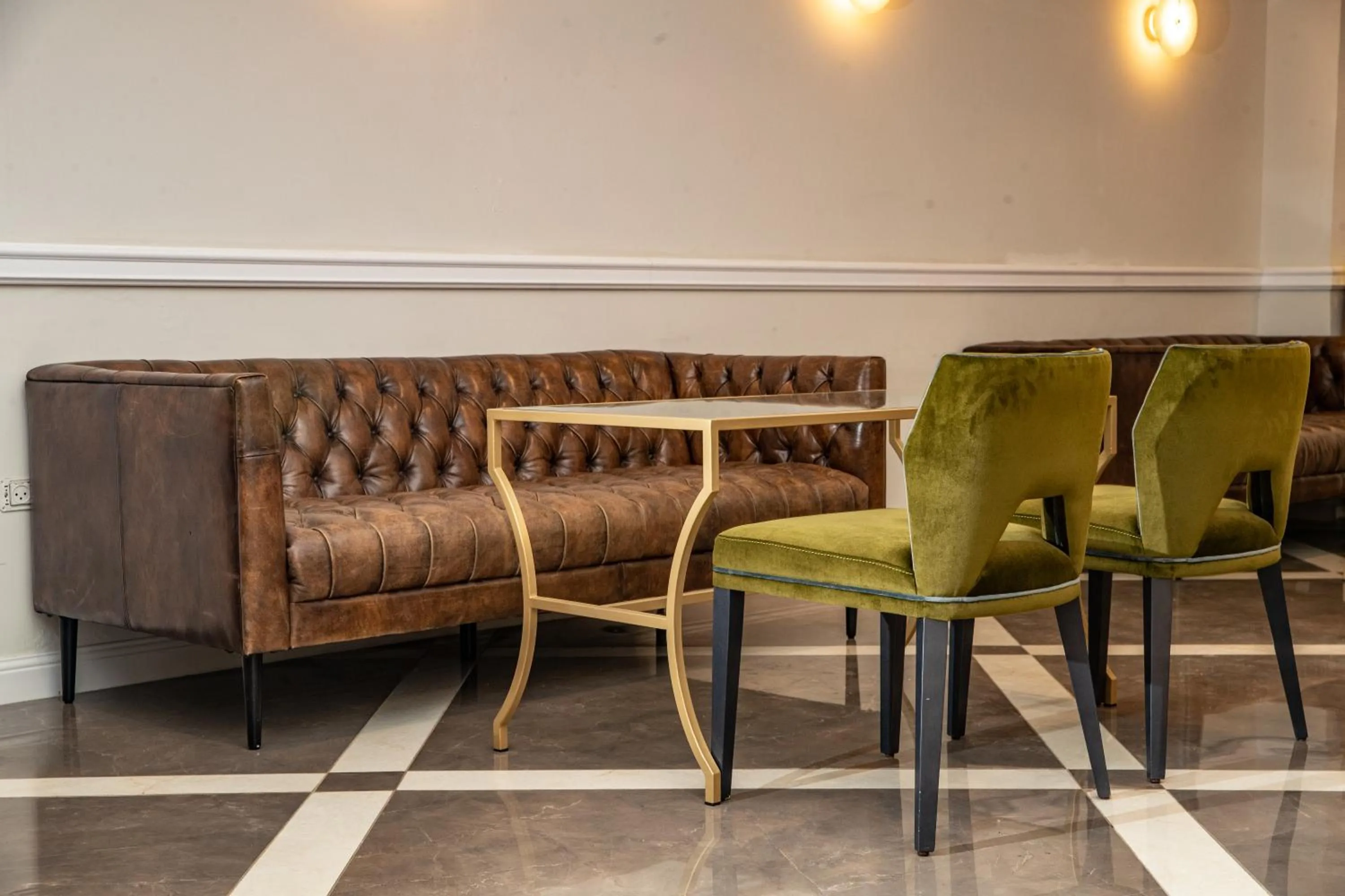 Seating area in Montefiore Hotel By Smart Hotels