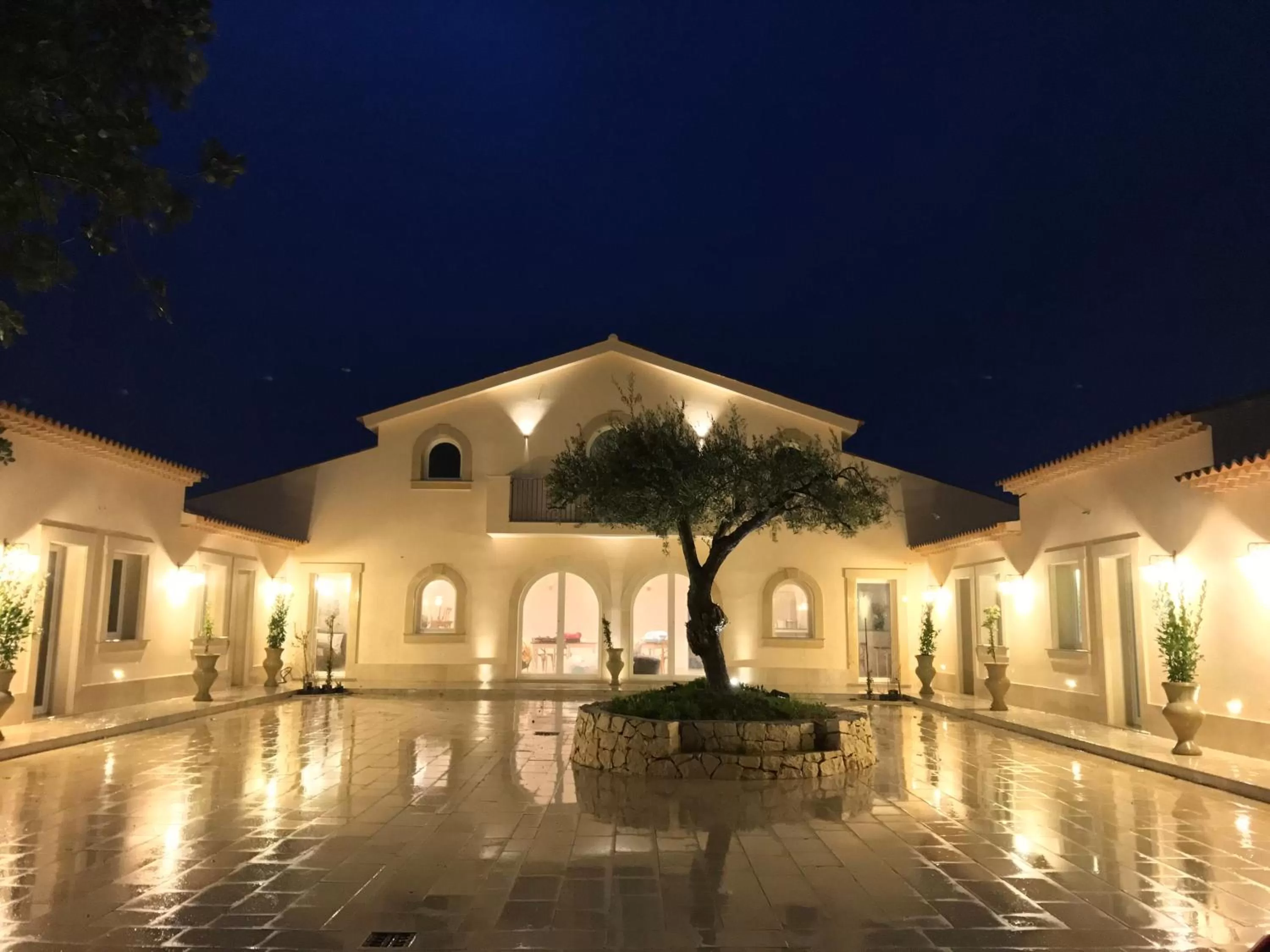 Facade/entrance in Baglio Genovesi