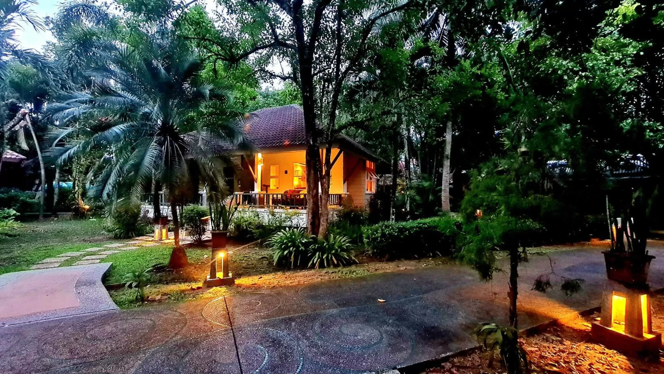 Property building in Baan Khaolak Beach Resort