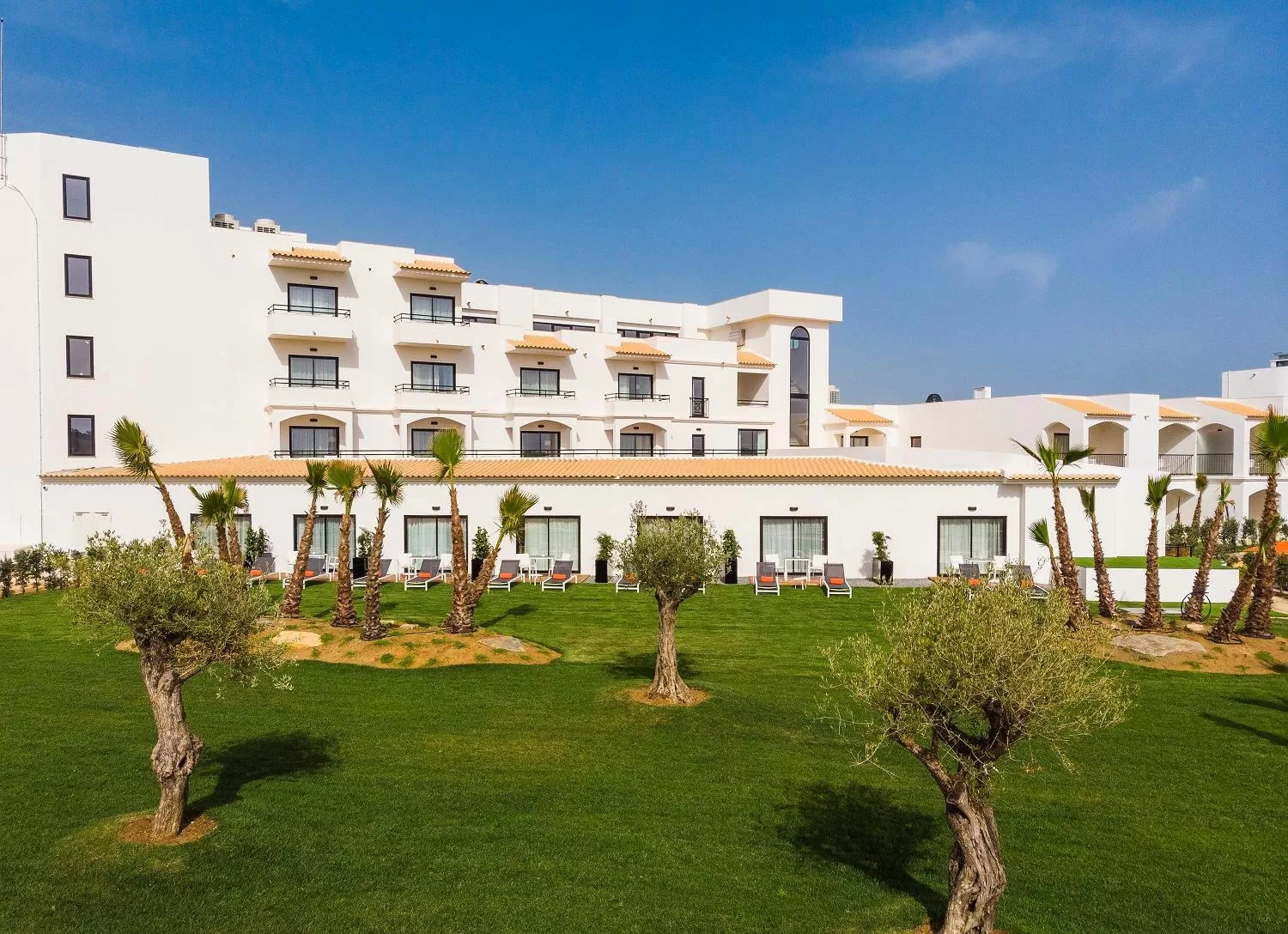 Property building in Regency Salgados Hotel & Spa