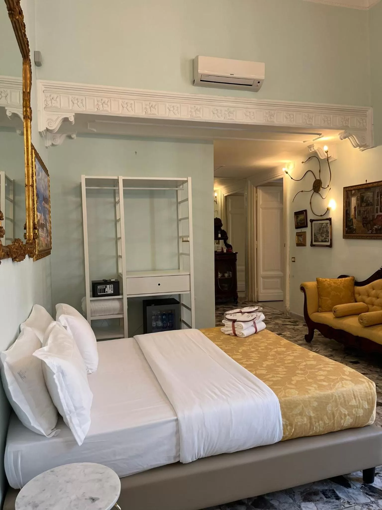 Bed in B&B Art Suite Santa Brigida