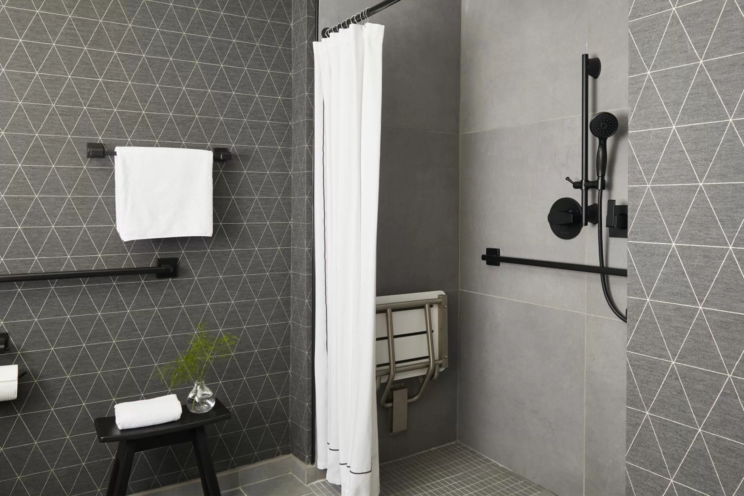 Photo of the whole room in Kimpton Marlowe by IHG