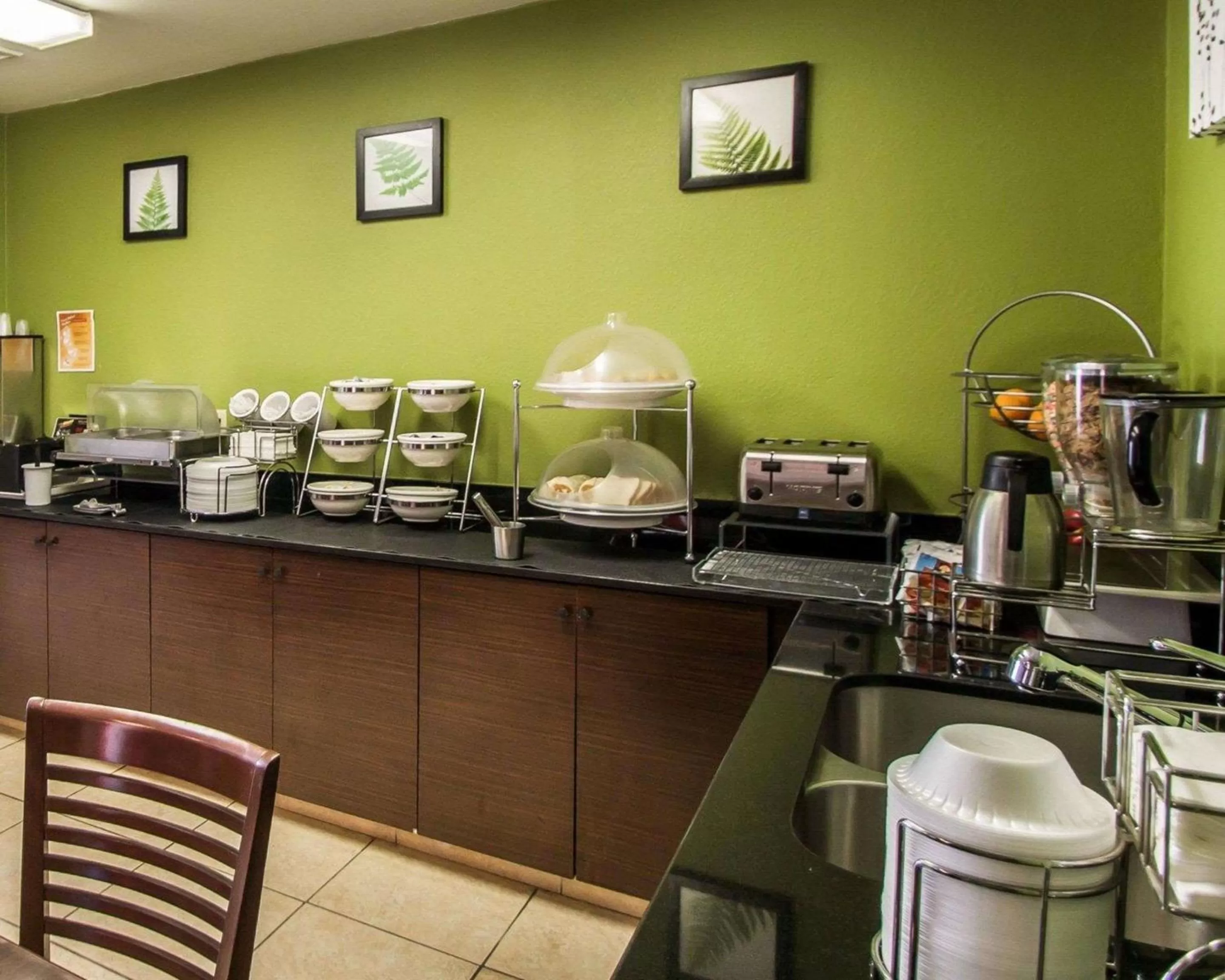 Restaurant/places to eat in Sleep Inn & Suites Niantic North