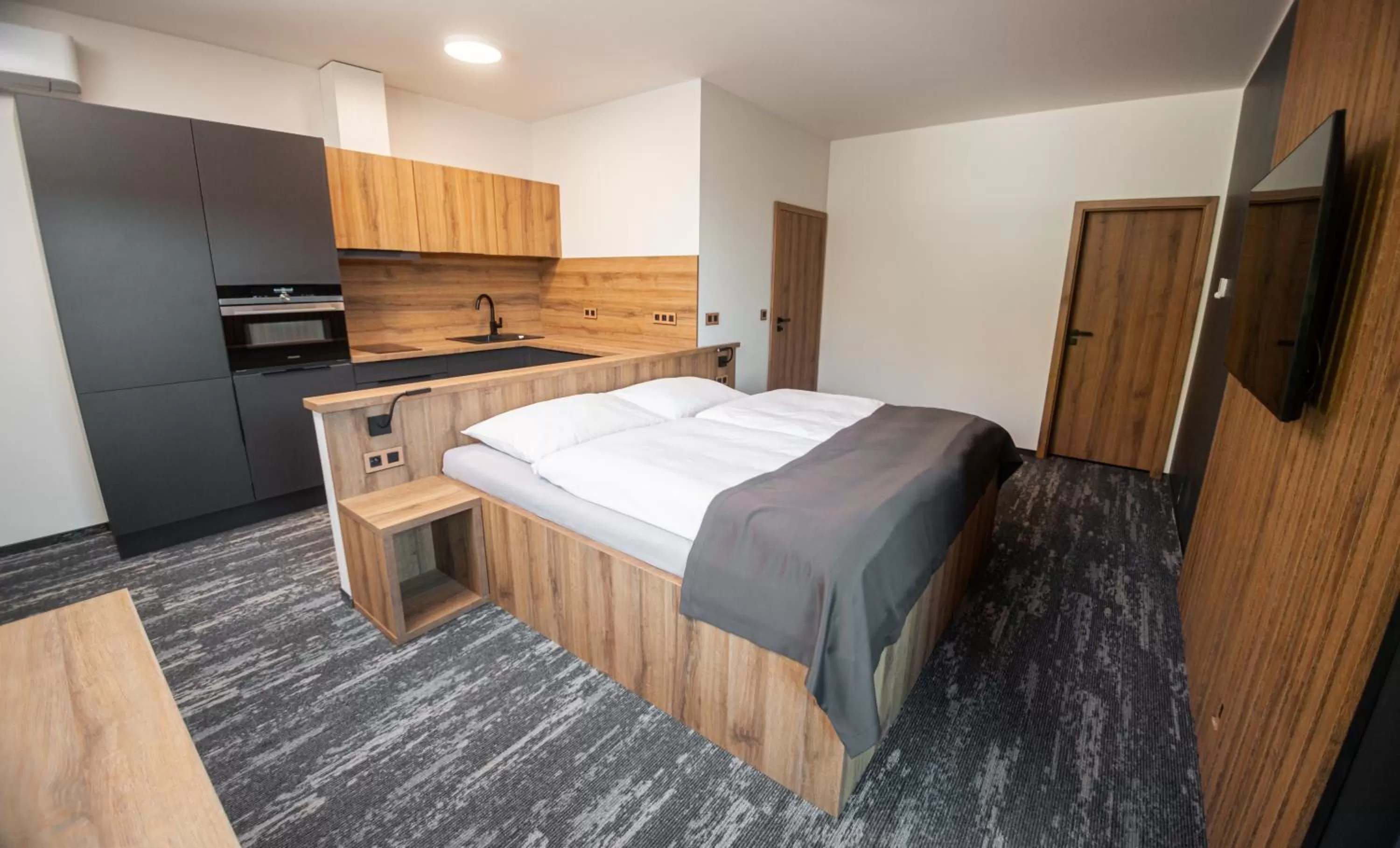 Kitchen or kitchenette, Bed in Hotel Kras