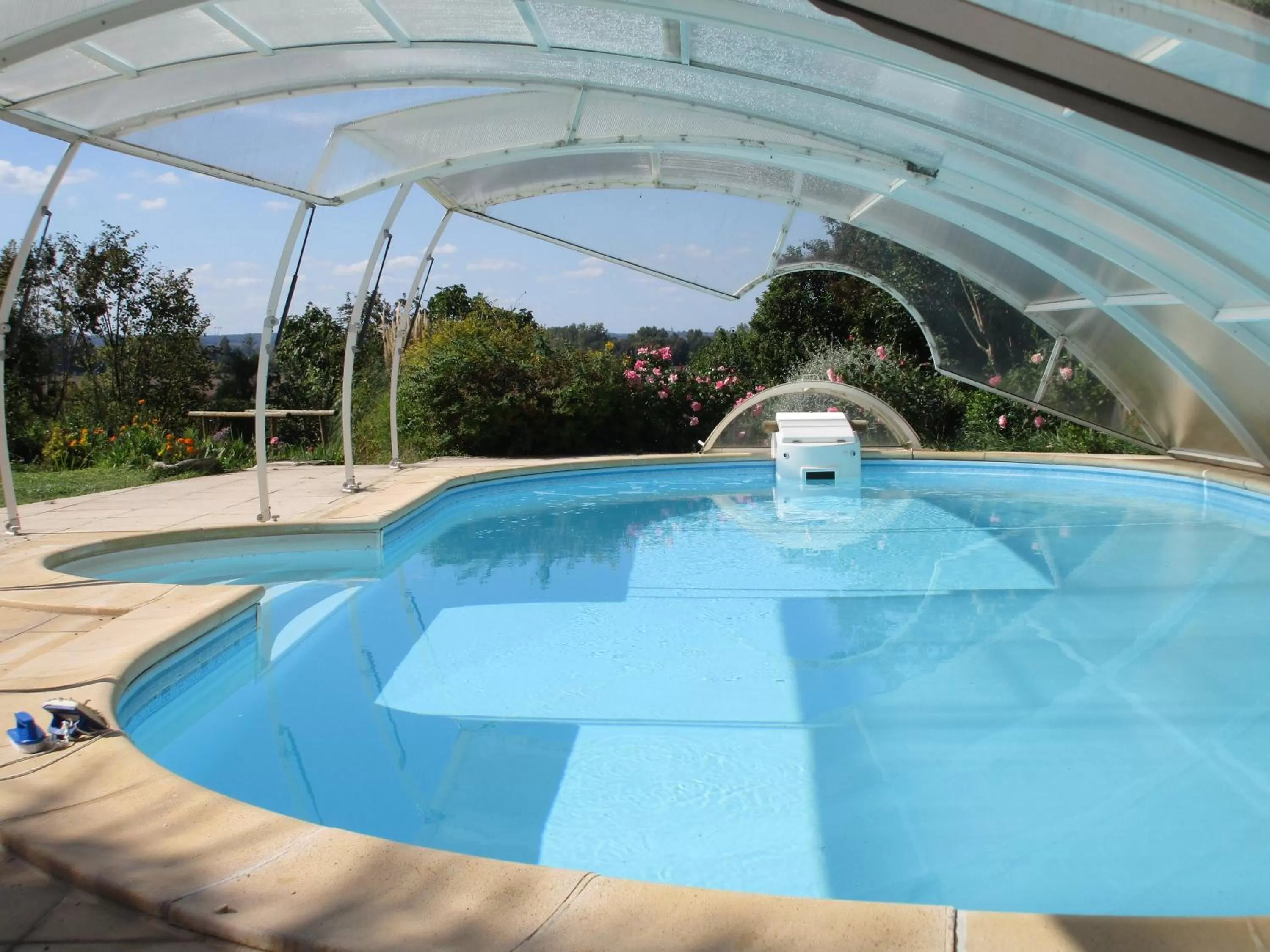 Swimming pool in Clos Muneau