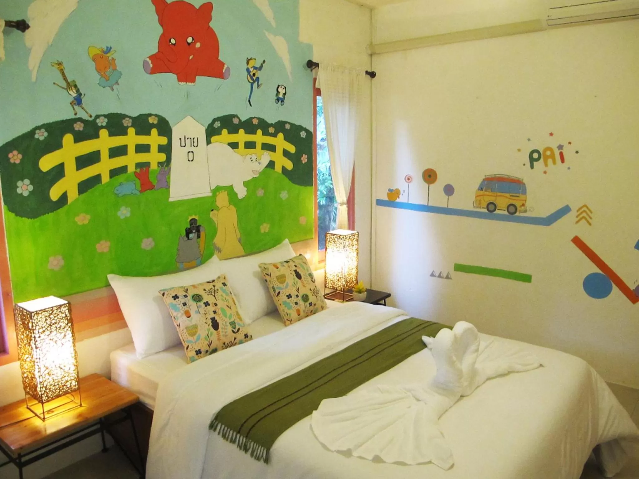 Photo of the whole room, Bed in Baan Chokdee Pai Resort