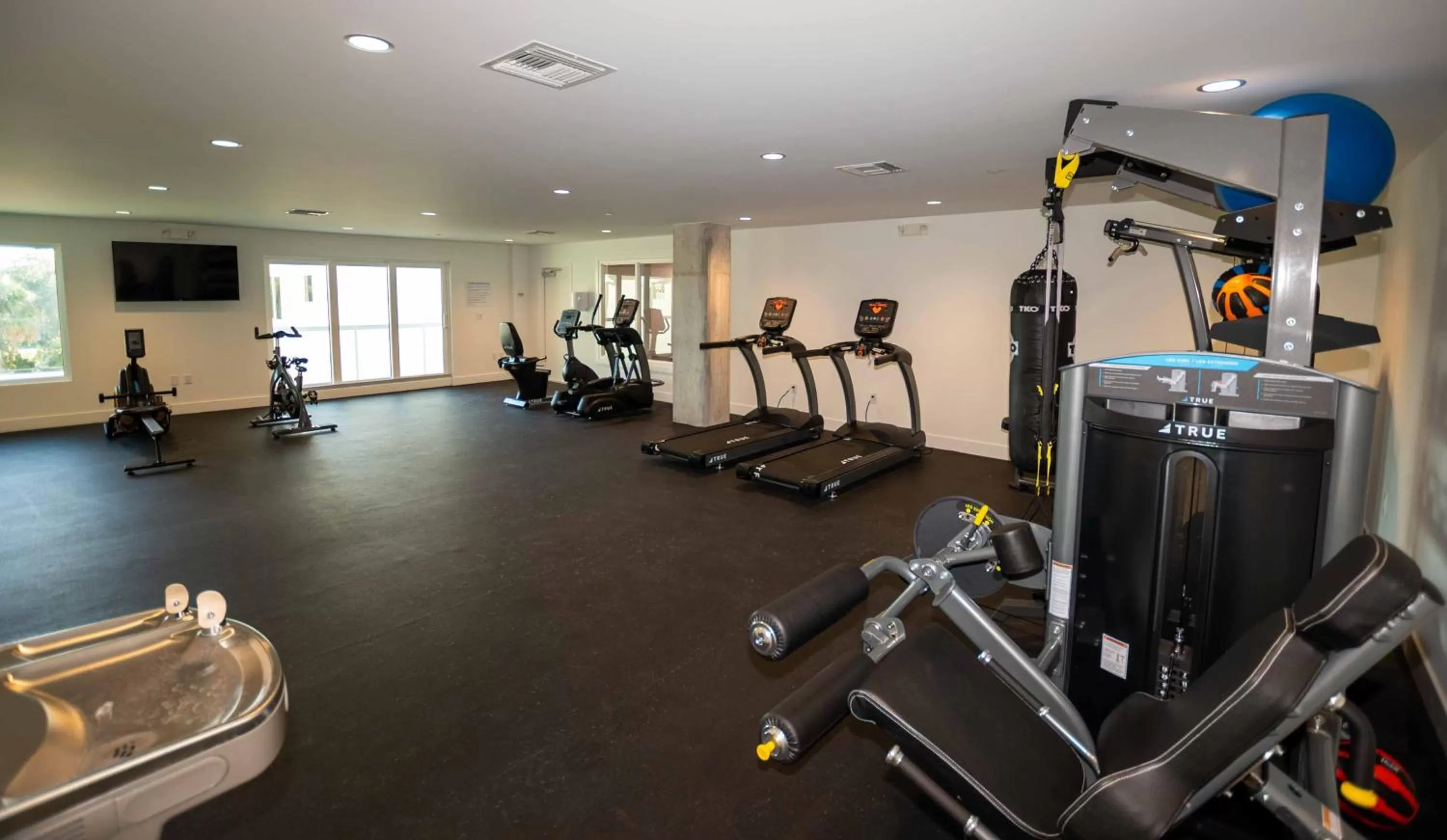 Fitness centre/facilities in The Avalon Club