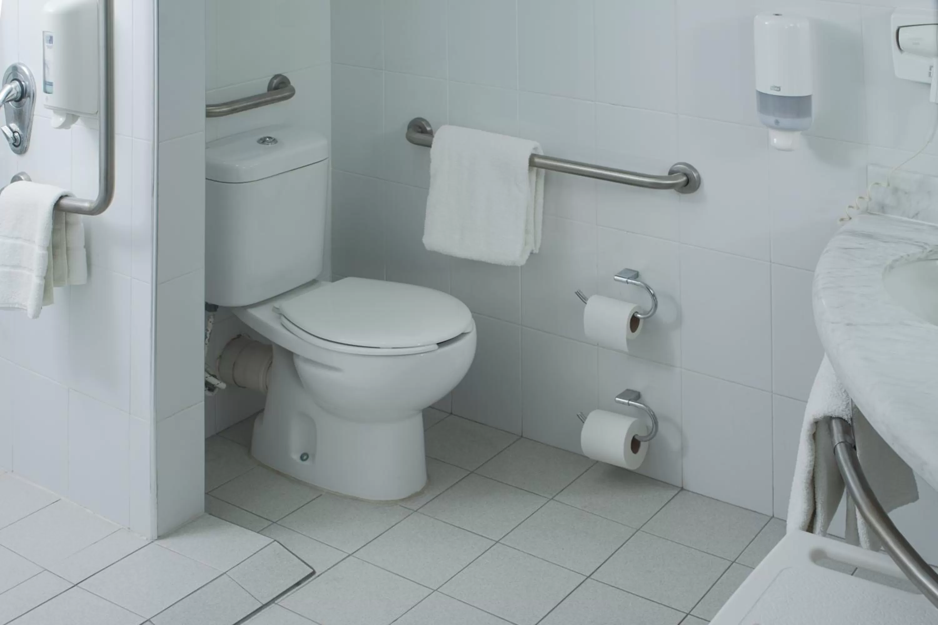 Bathroom in Ibis Hermosillo