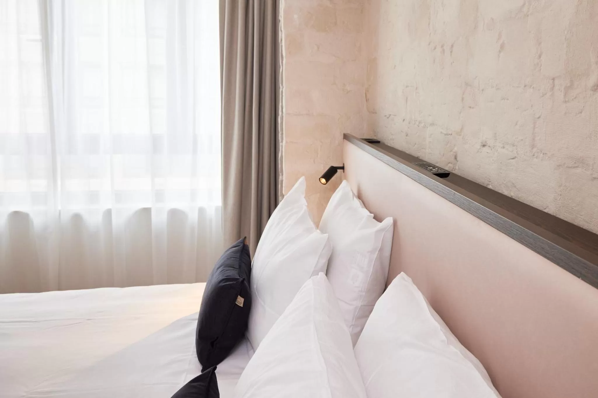 Bedroom, Bed in Rosa Hotel