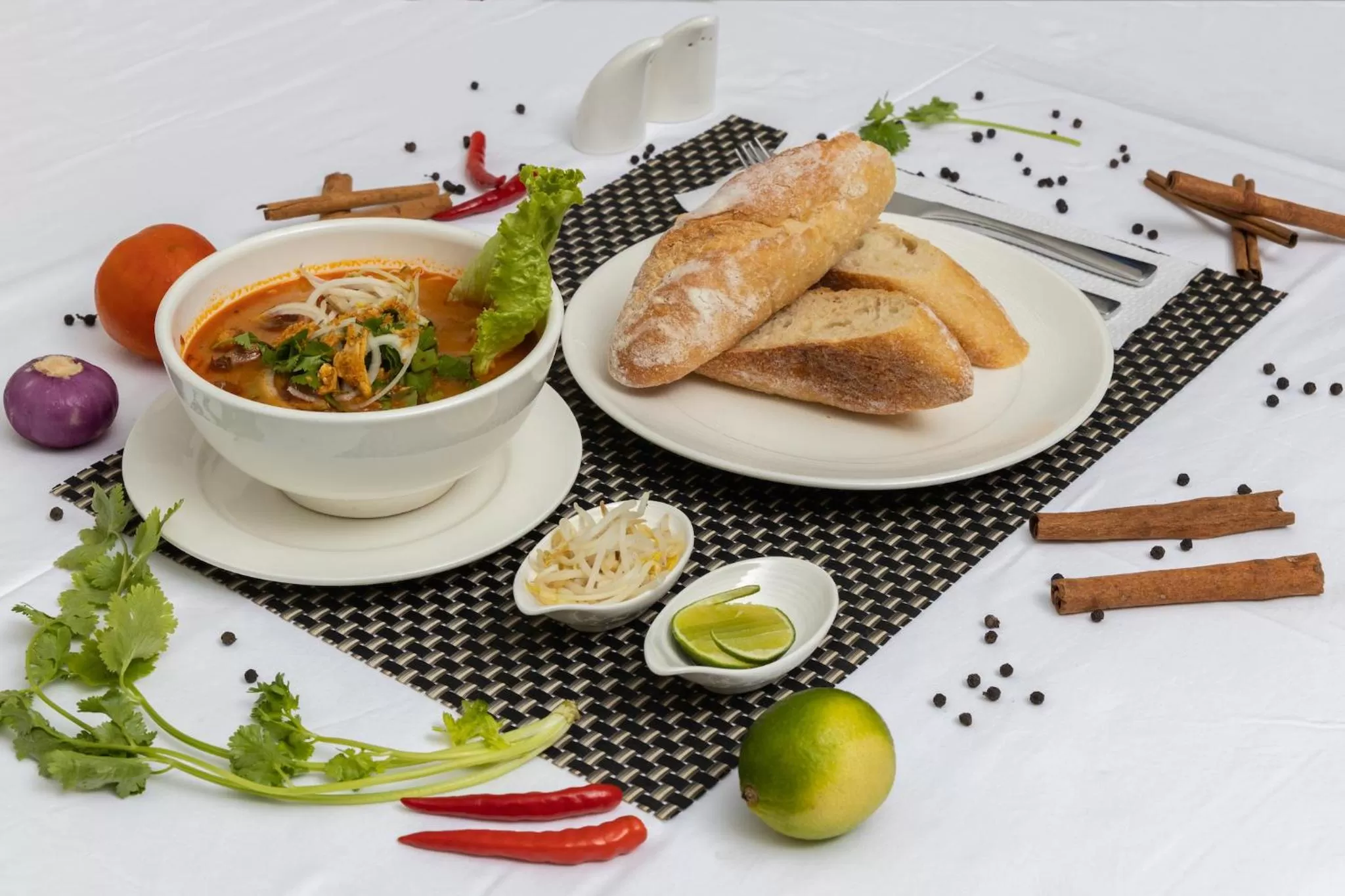 Restaurant/places to eat in Blanc Smith Hotel