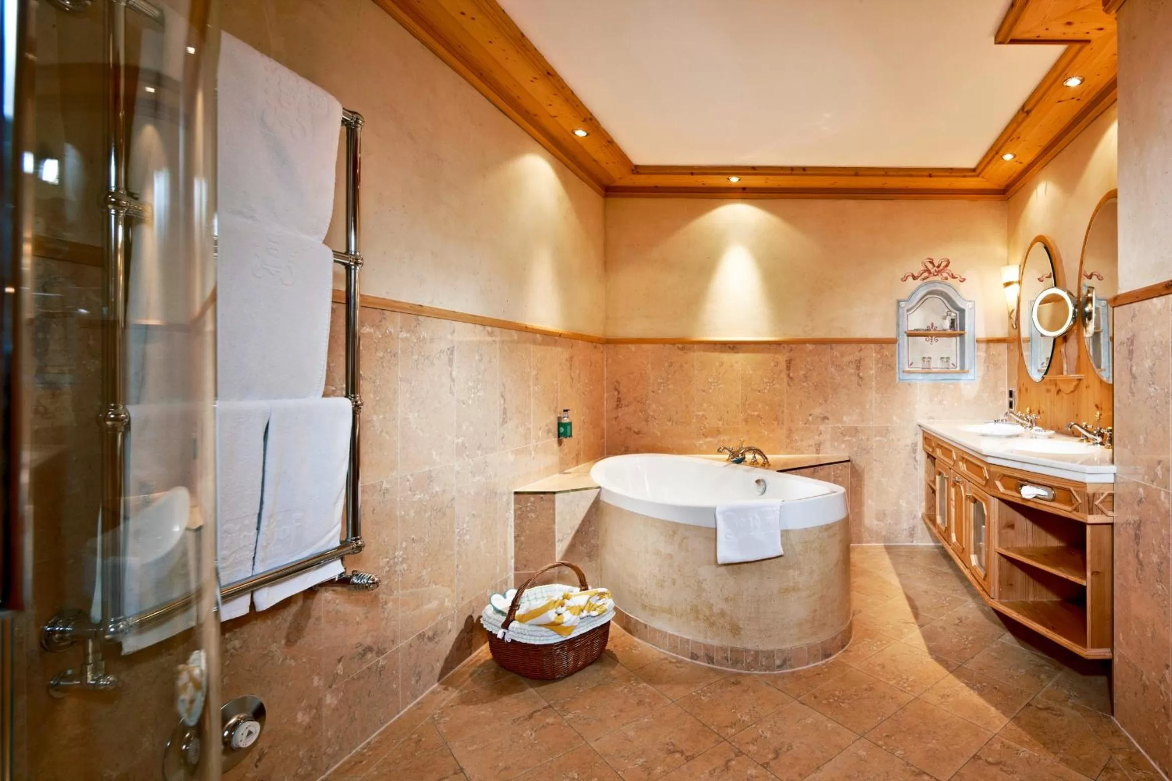 Shower in Relais&Châteaux Spa-Hotel Jagdhof