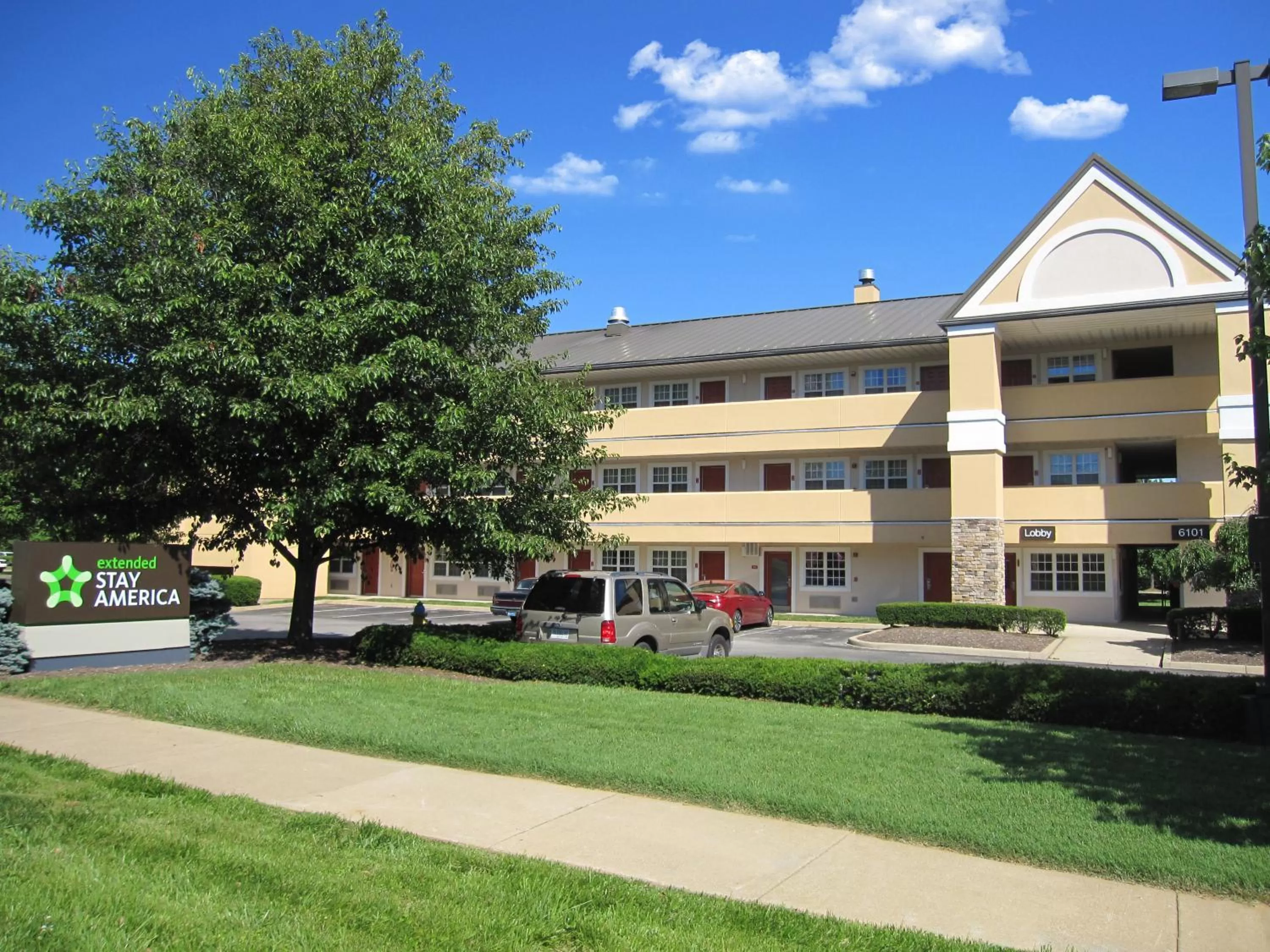 Property building in Extended Stay America Suites - Louisville - Dutchman