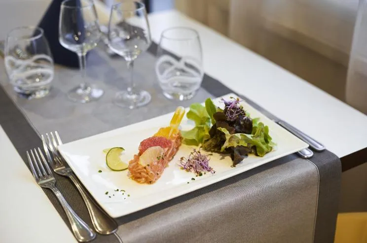 Restaurant/places to eat in Kyriad Le Mans Est