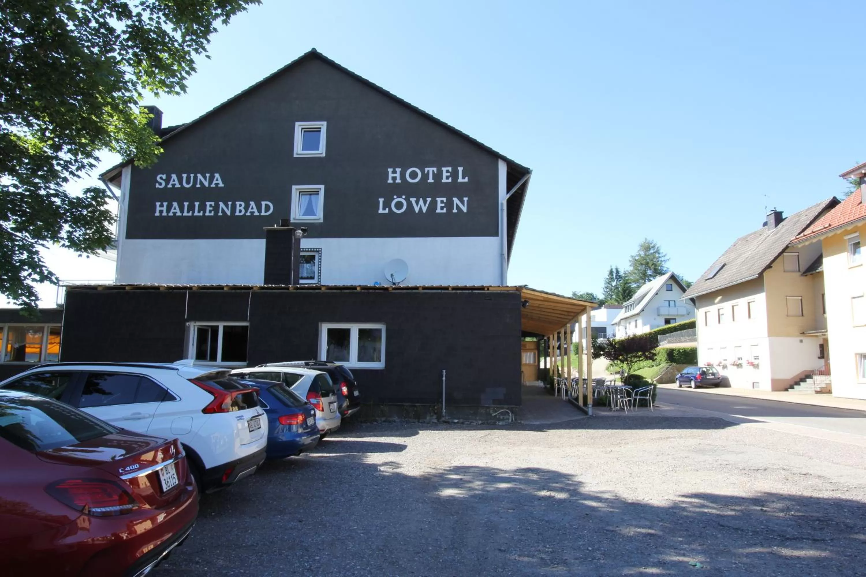Property Building in Hotel Lowen by Mastiff
