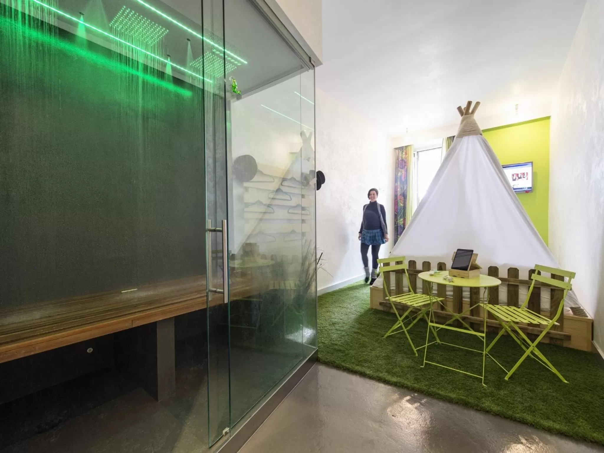 Decorative detail in iRooms Pantheon