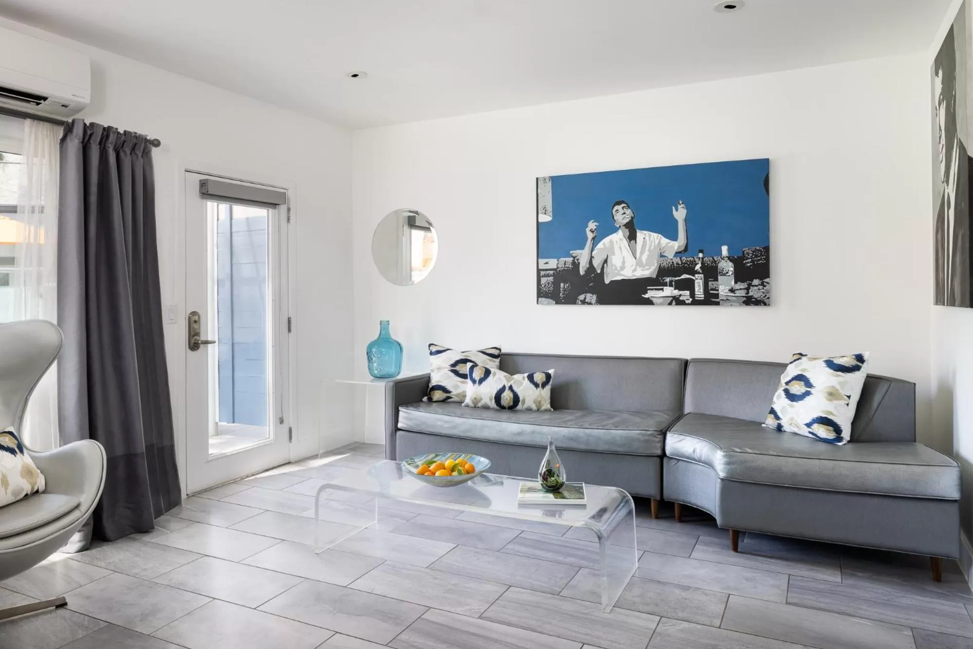 Living room in The Palm Springs Hotel