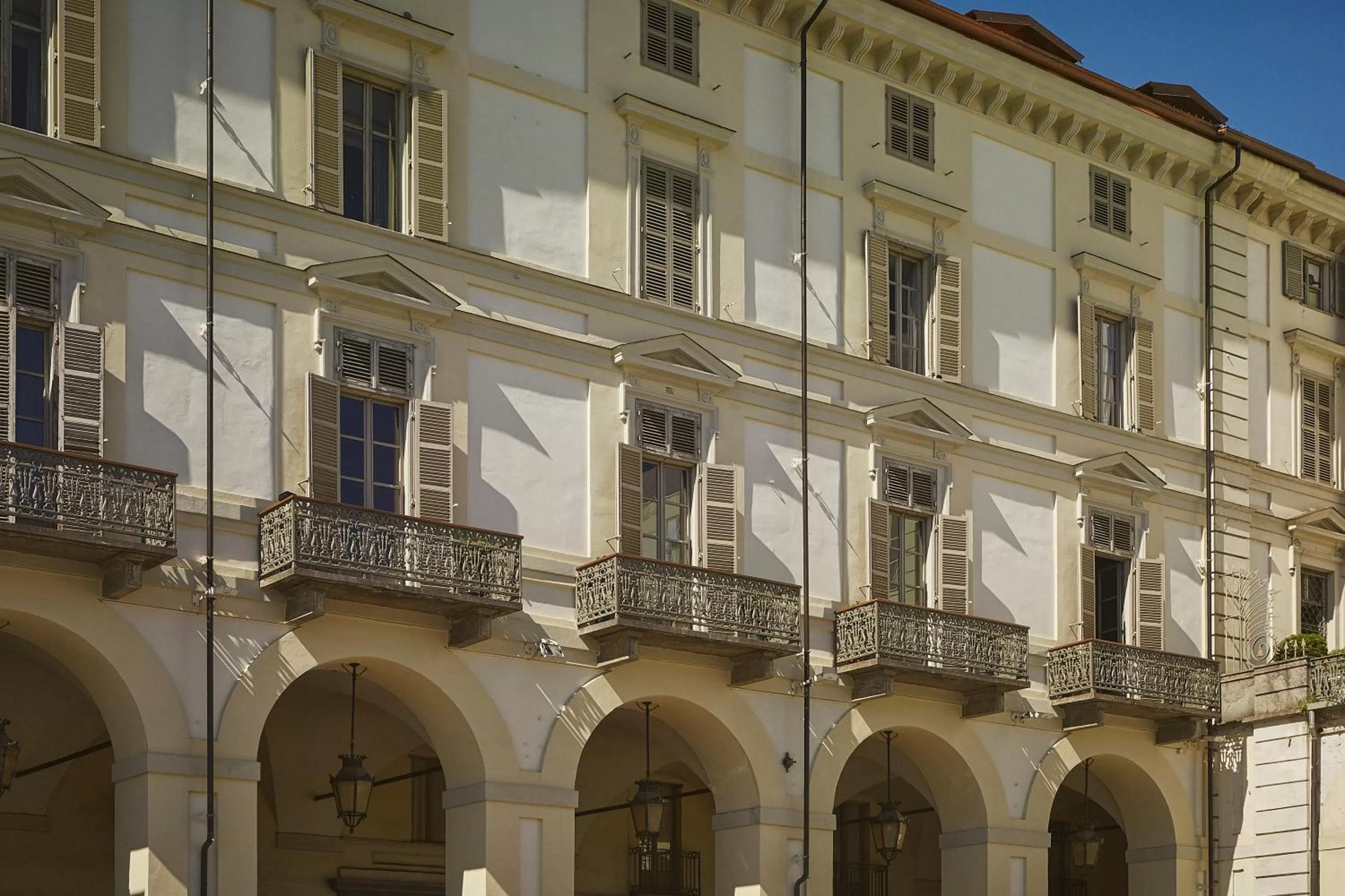 Property building in Look To