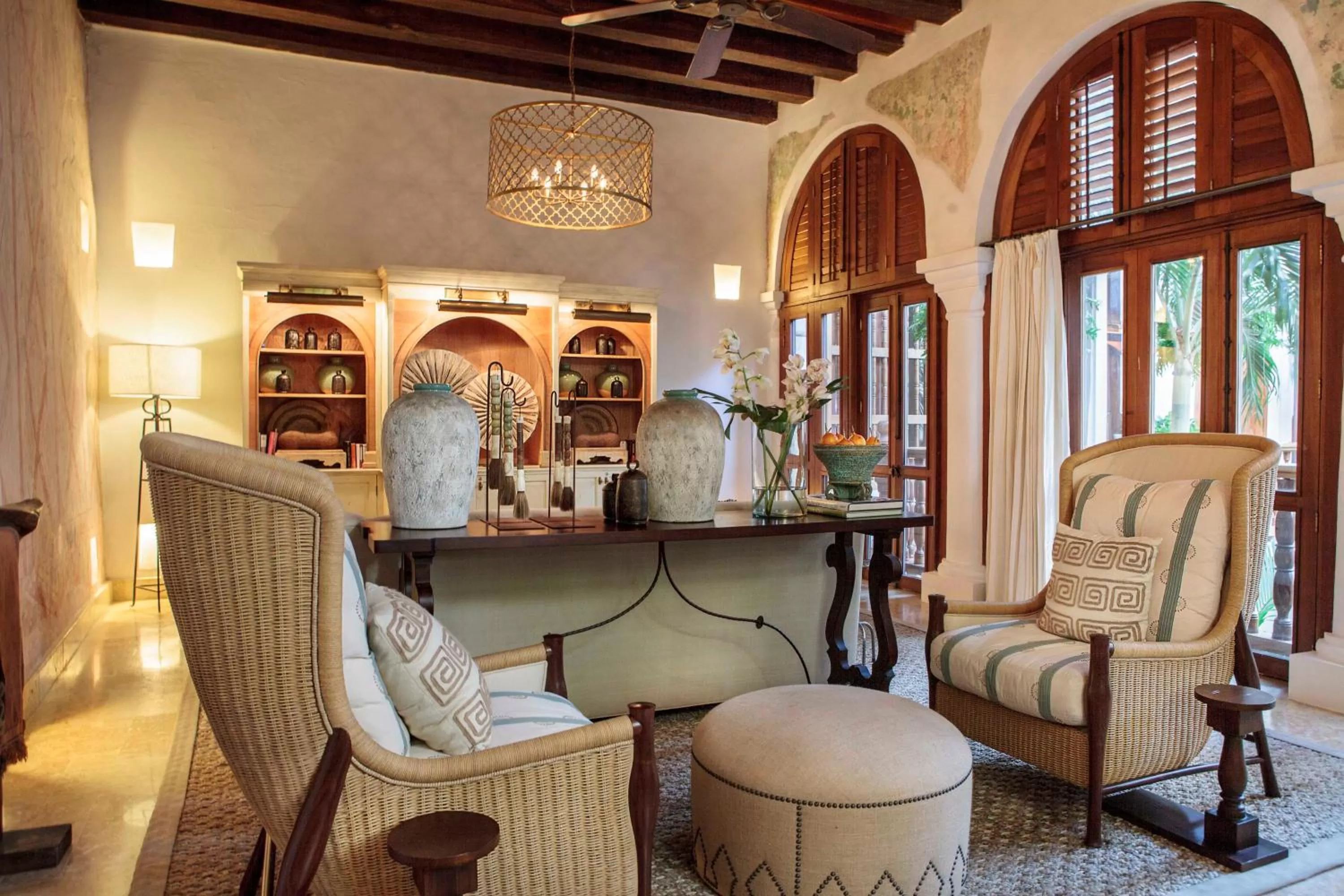 Library in Hotel Casa San Agustin