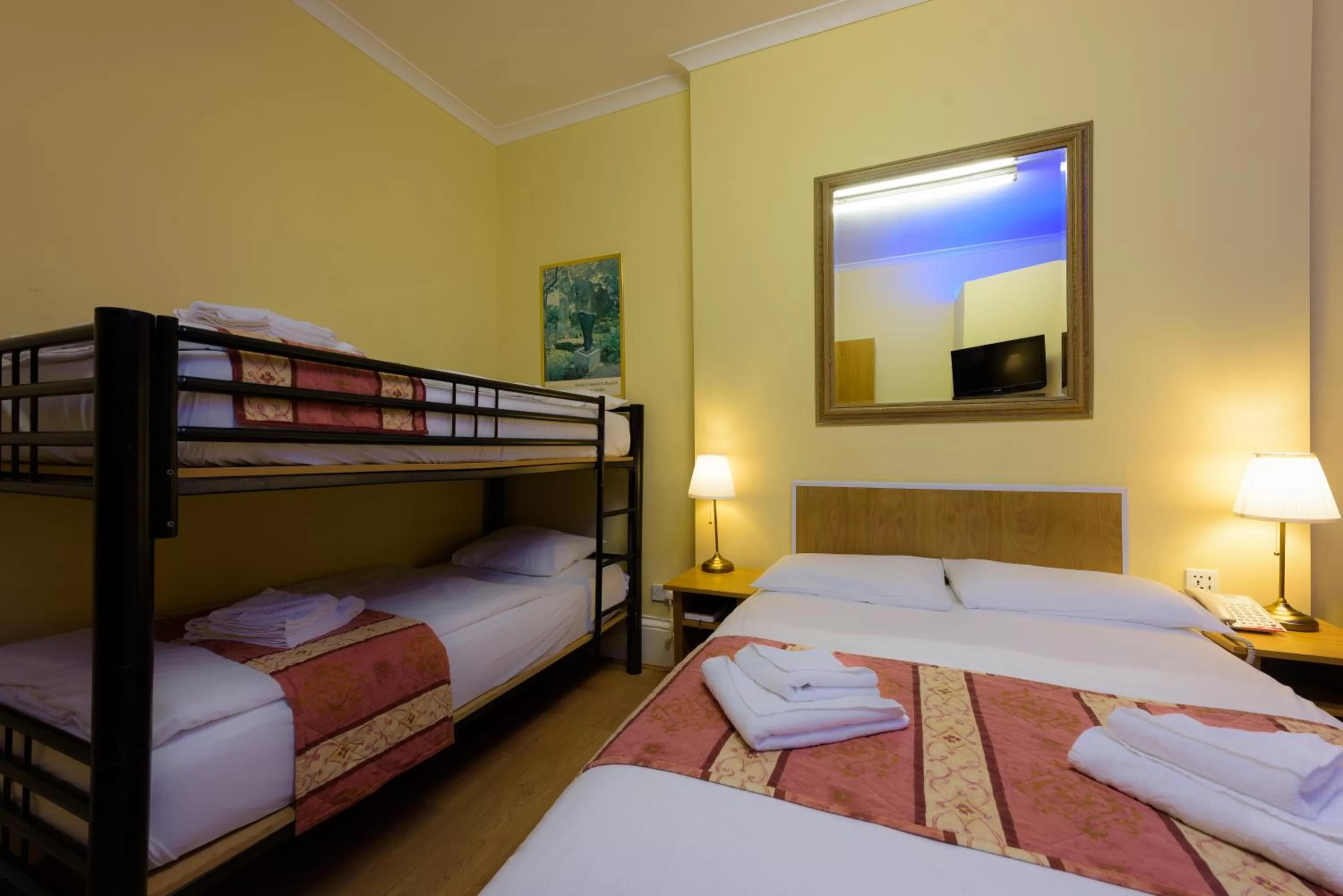 Bedroom, Bed in Shakespeare Hotel