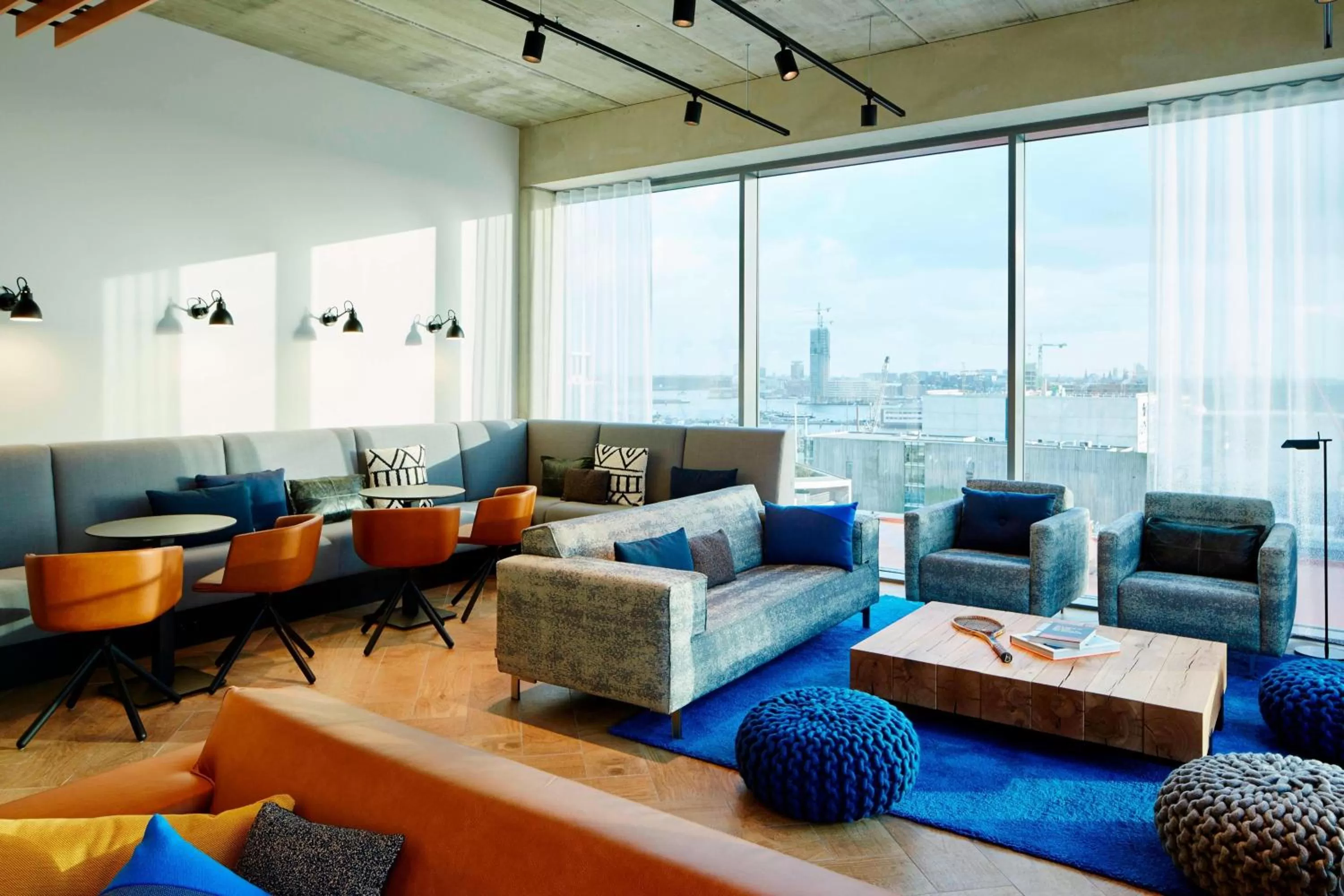 Lounge or bar in Residence Inn by Marriott Amsterdam Houthavens