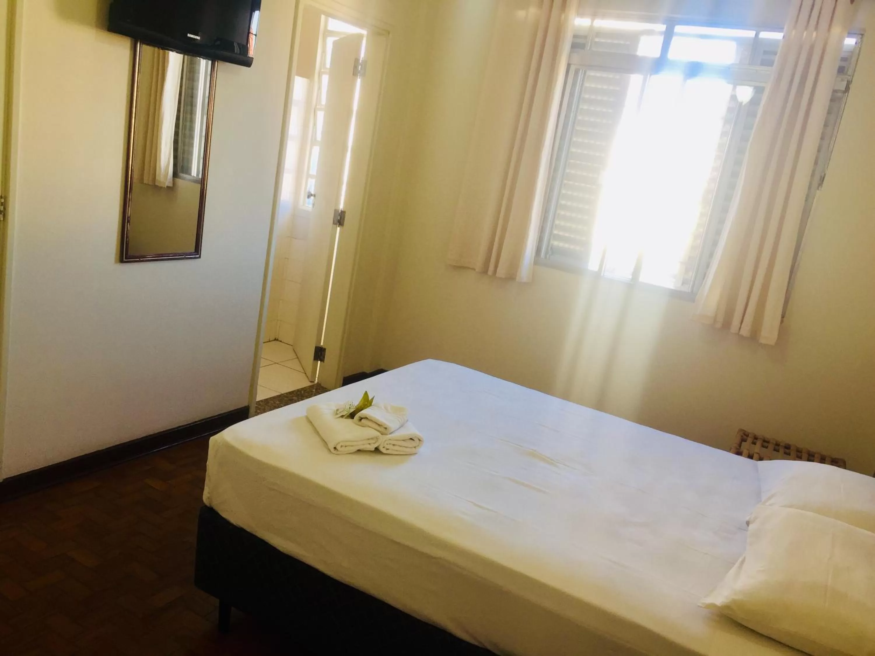 Photo of the whole room, Bed in Libero Hotel